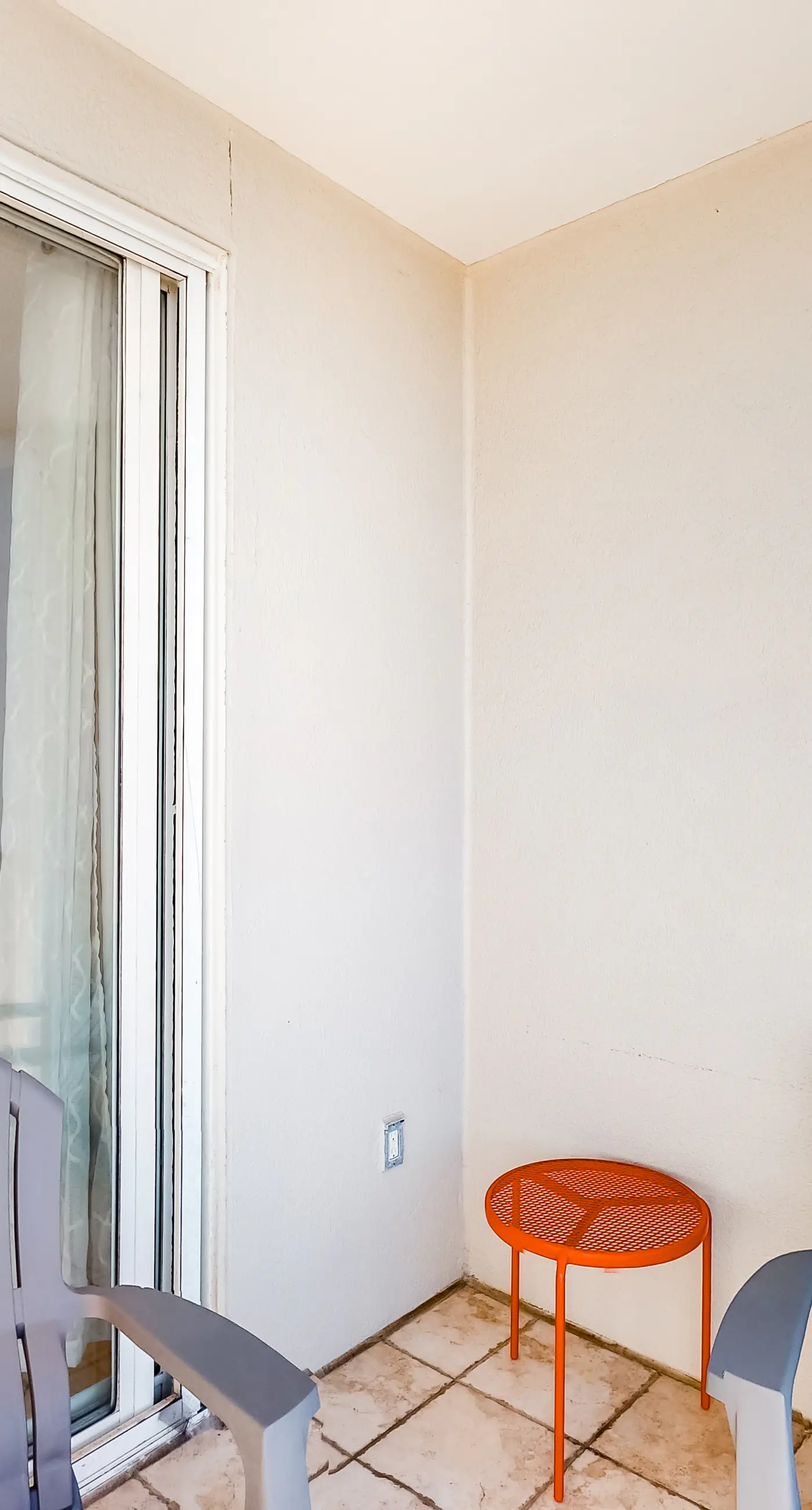 3rd Floor Comfortable gulf view Condo, Steps to beach, Shopping & dining nearby