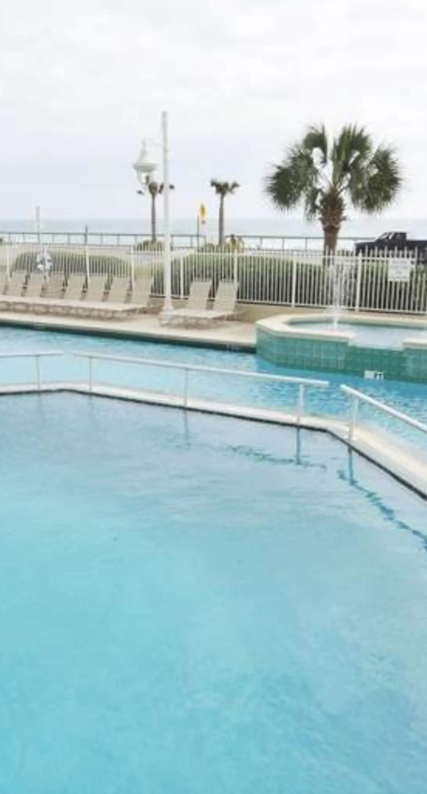 4th Floor Updated condo, Gulf front views, Steps to shopping & dining