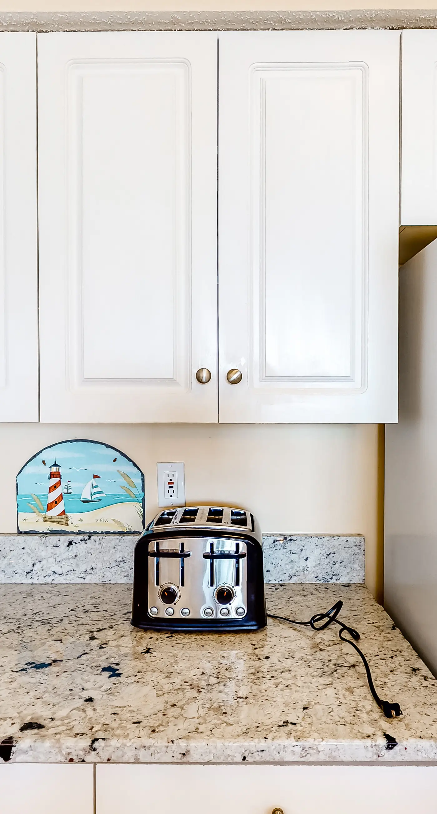 4th Floor Updated condo, Gulf front views, Steps to shopping & dining