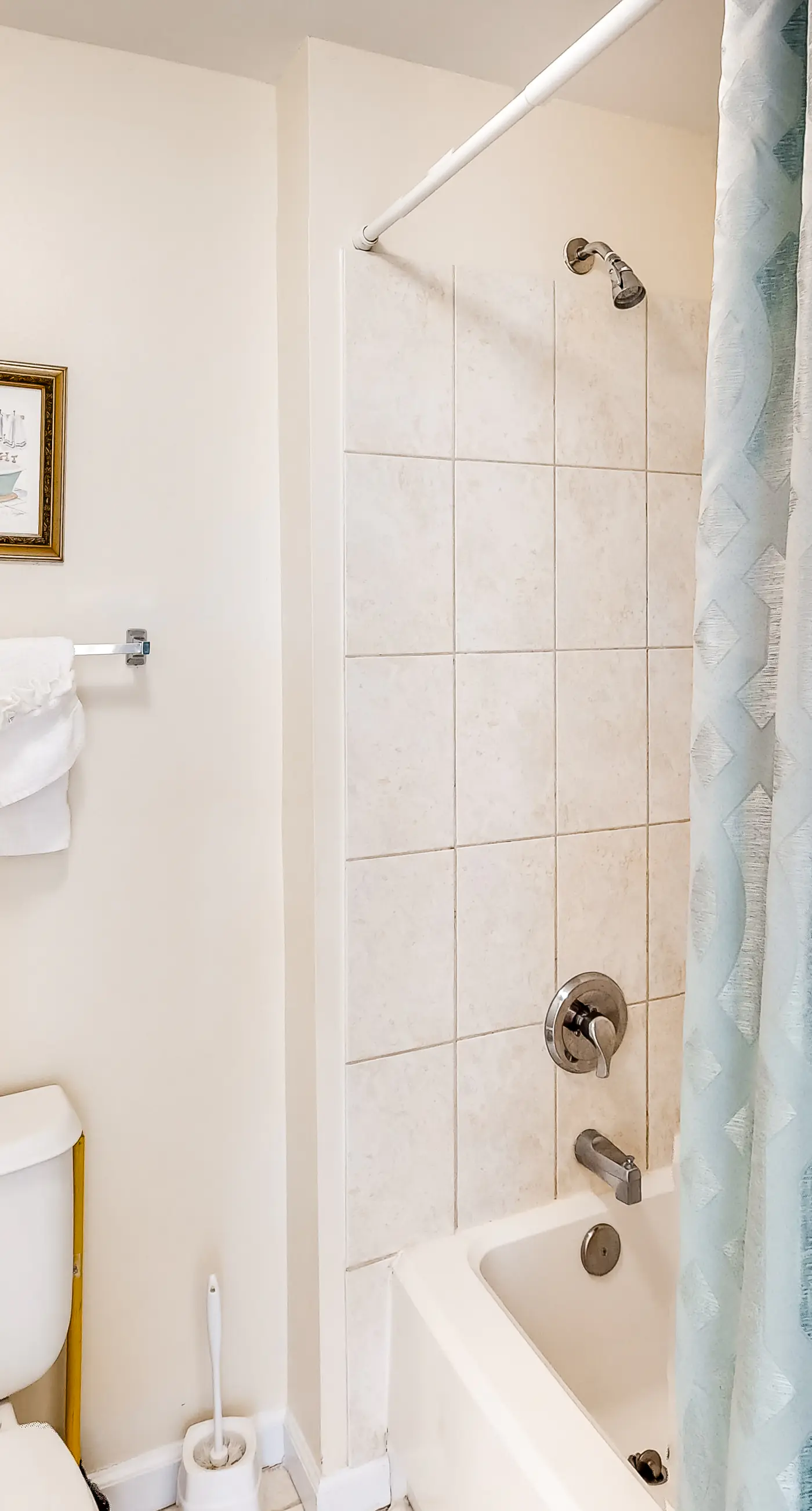 4th Floor Updated condo, Gulf front views, Steps to shopping & dining