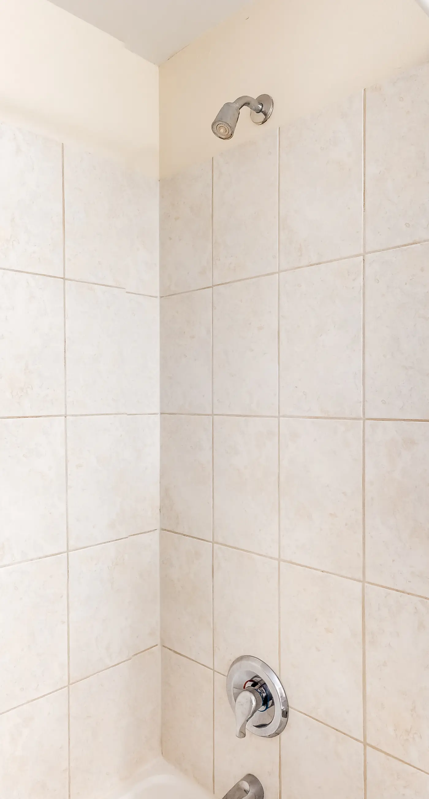 4th Floor Updated condo, Gulf front views, Steps to shopping & dining