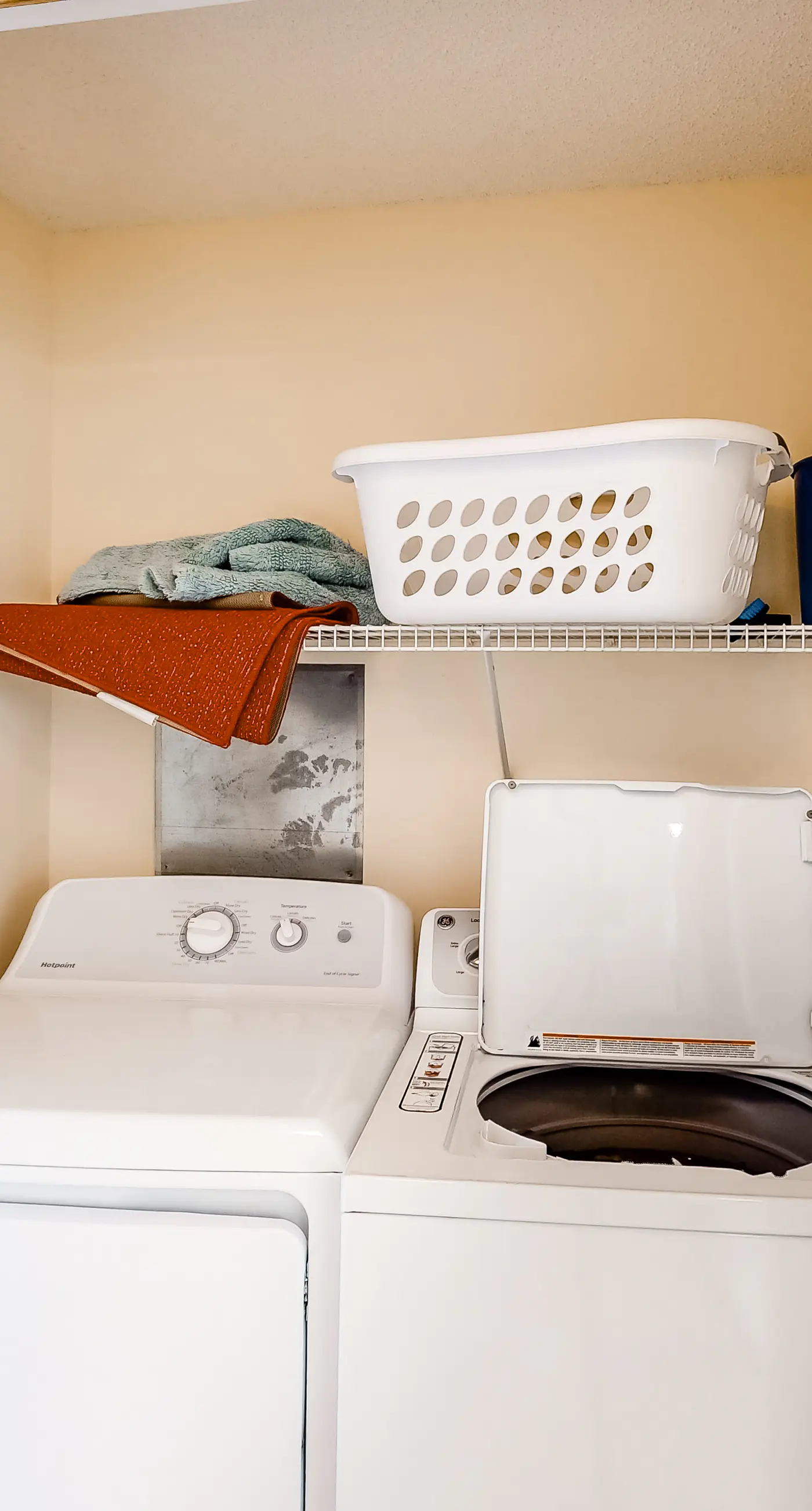 4th Floor Updated condo, Gulf front views, Steps to shopping & dining