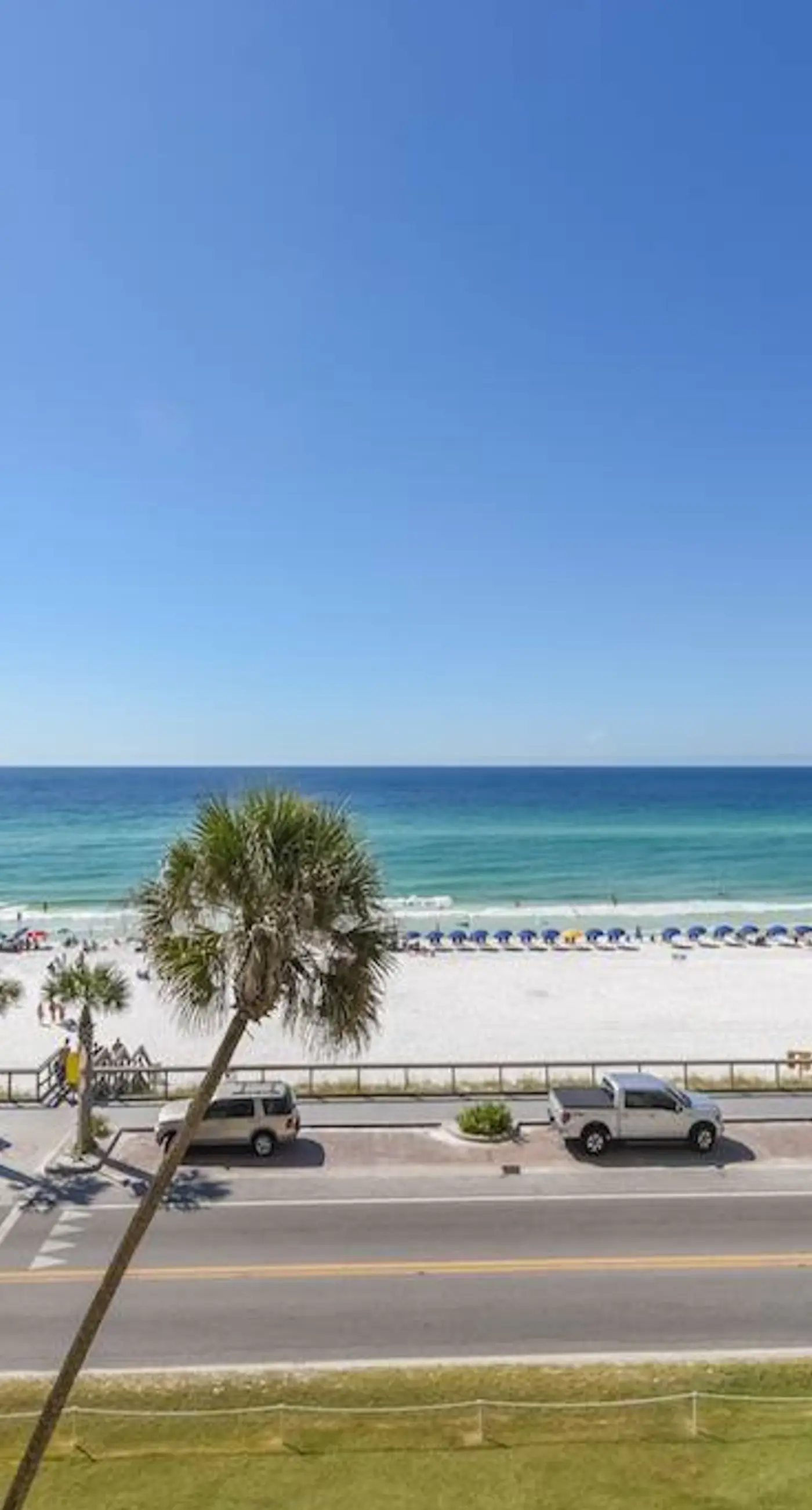 4th Floor Updated condo, Gulf front views, Steps to shopping & dining