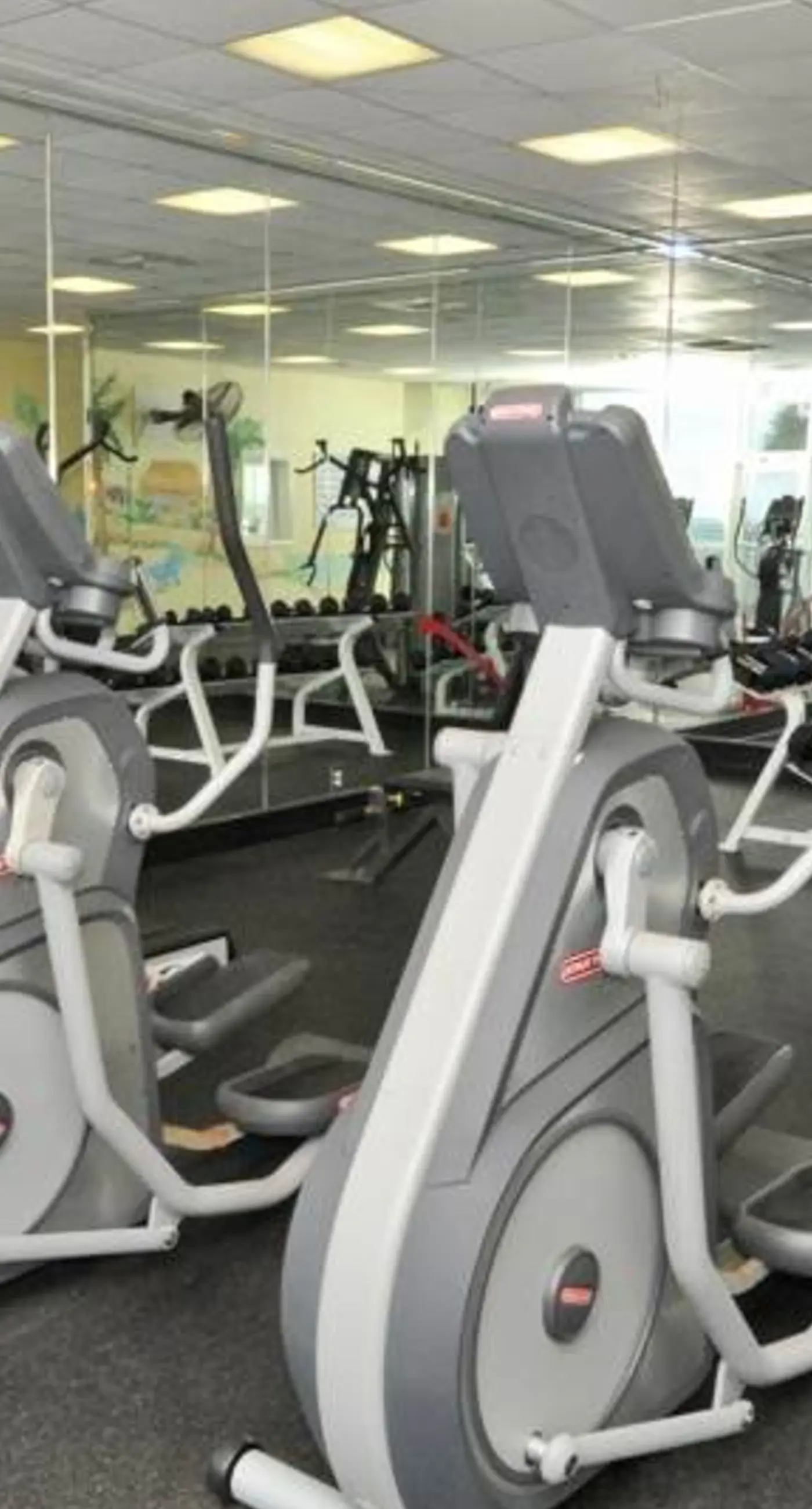 4th Floor Updated condo, Gulf front views, Steps to shopping & dining