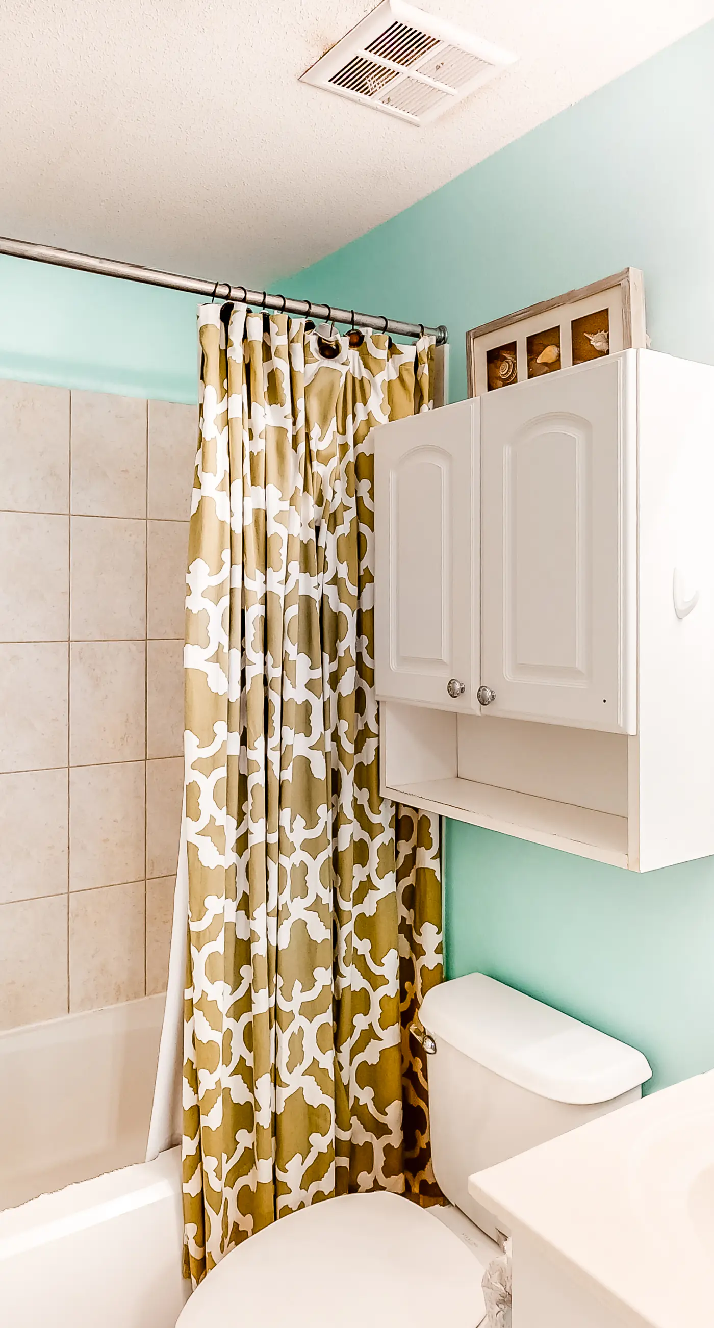 4th Floor Charming condo, Steps from the gulf, Restaurants minutes away