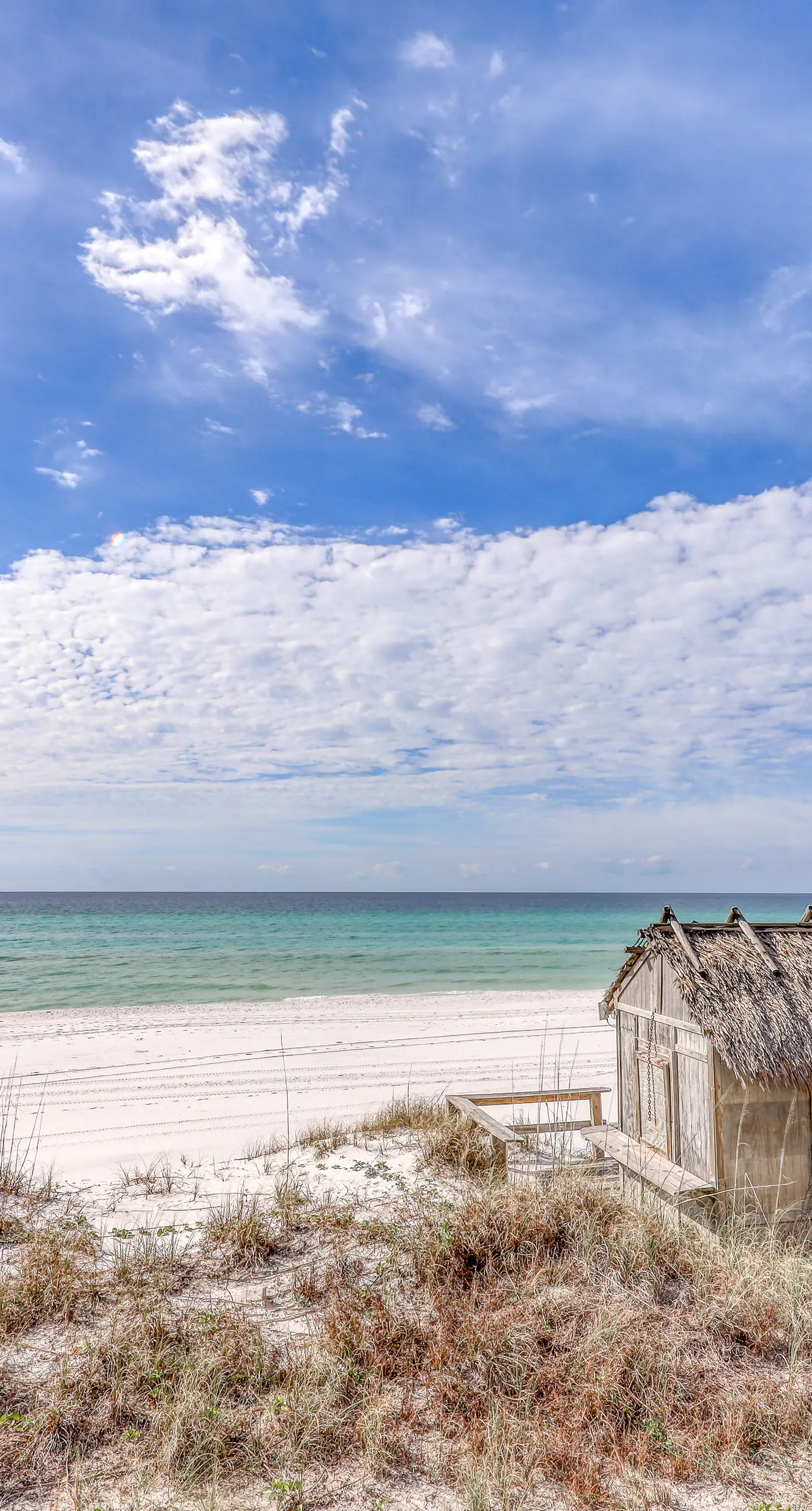 4th Floor Charming condo, Steps from the gulf, Restaurants minutes away