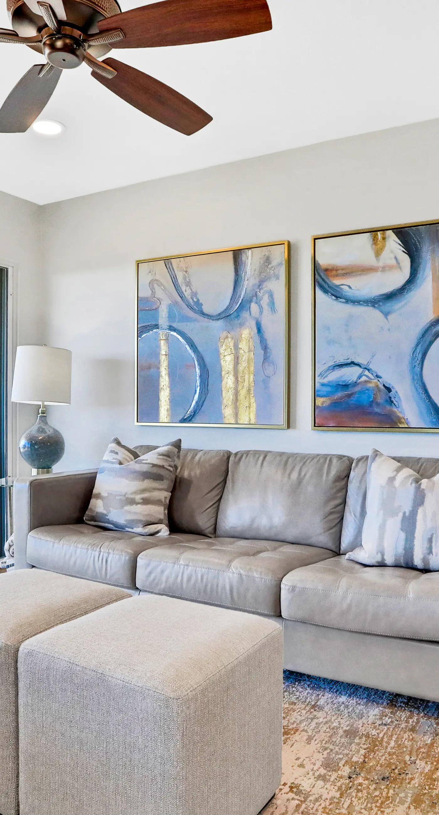 Remodeled ocean-view condo with pools, tennis court, washer&dryer, balcony & AC