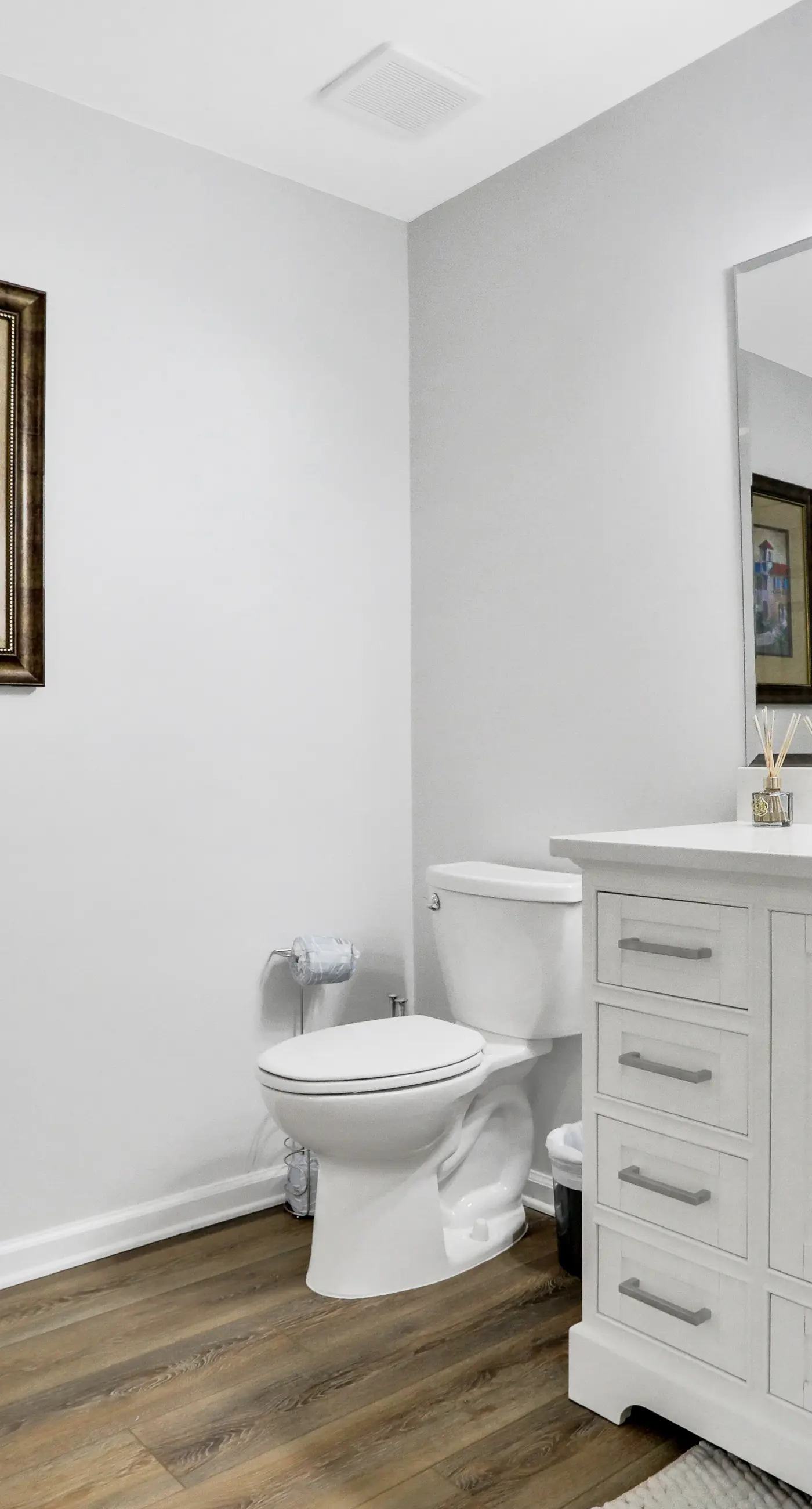 Remodeled ocean-view condo with pools, tennis court, washer&dryer, balcony & AC