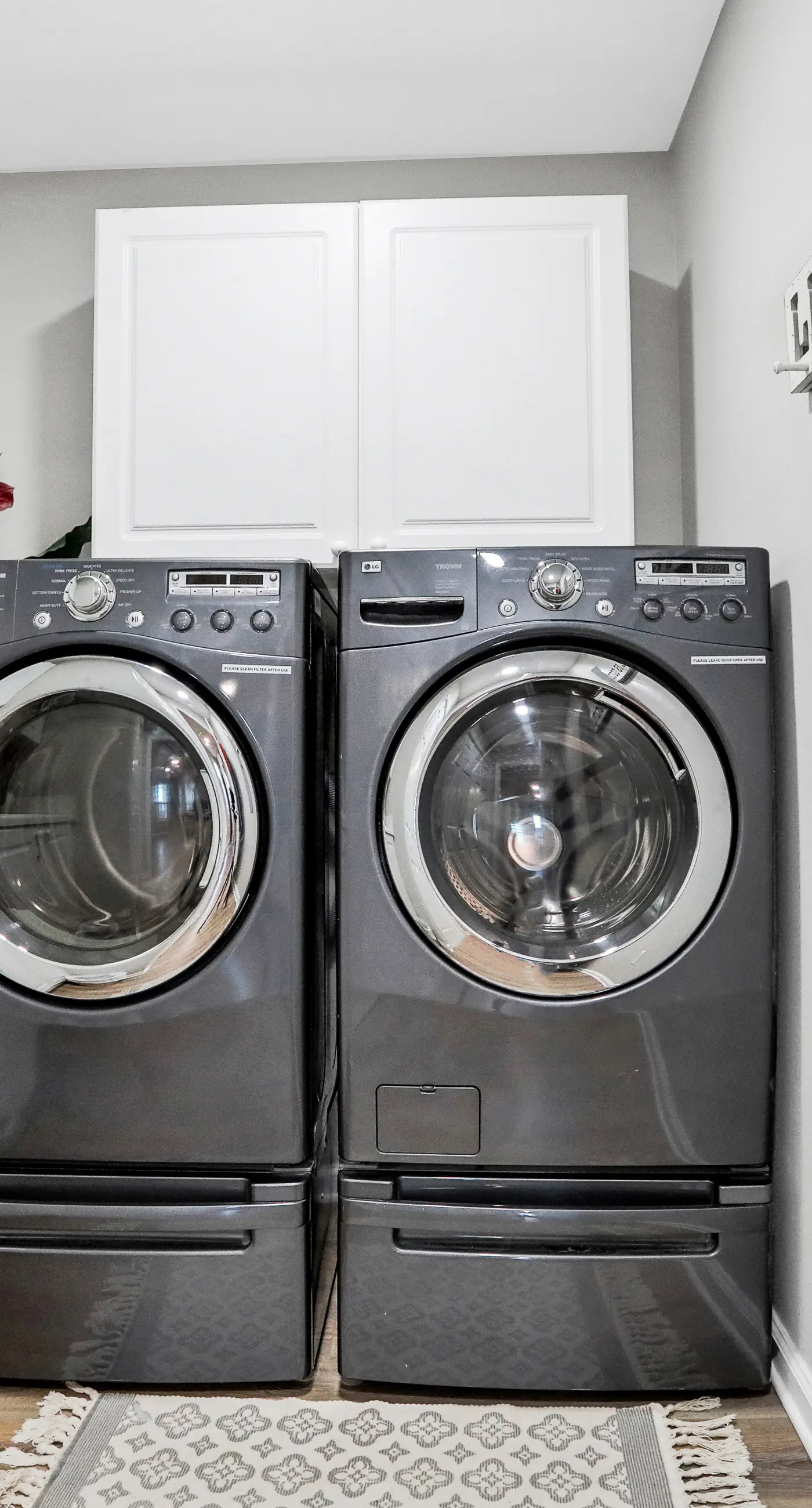 Remodeled ocean-view condo with pools, tennis court, washer&dryer, balcony & AC