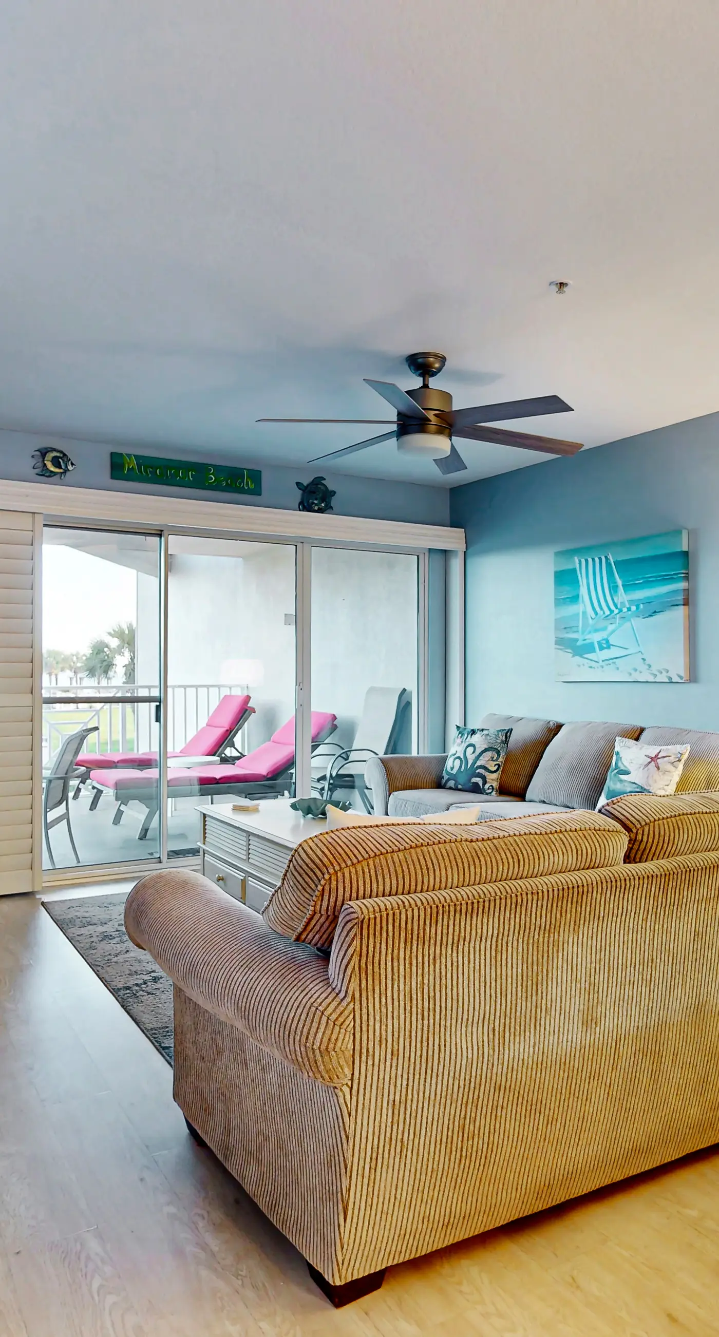 Friendly Condo with Private washer&dryer, High-Speed WiFi, & Beach Access