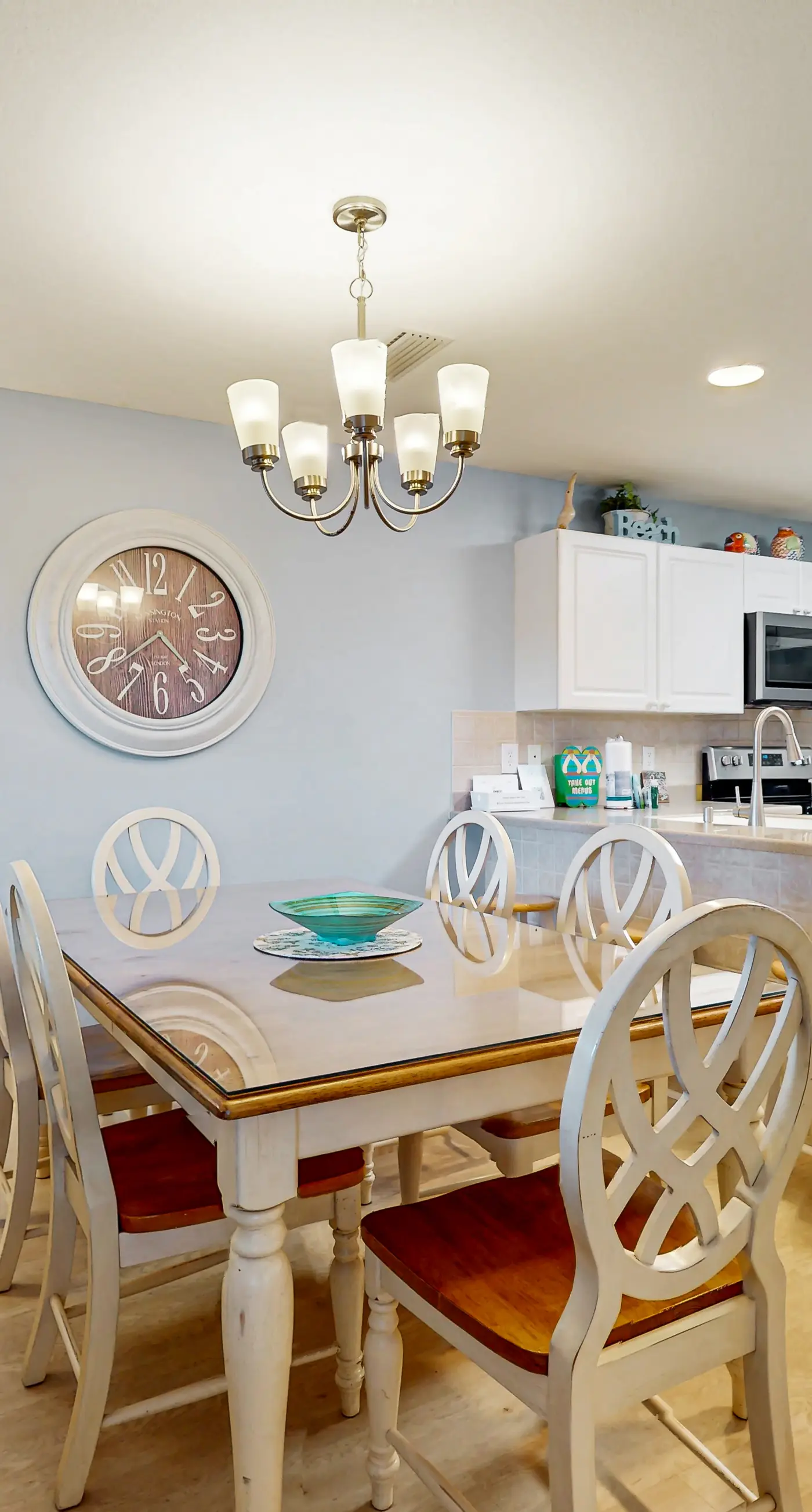 Friendly Condo with Private washer&dryer, High-Speed WiFi, & Beach Access