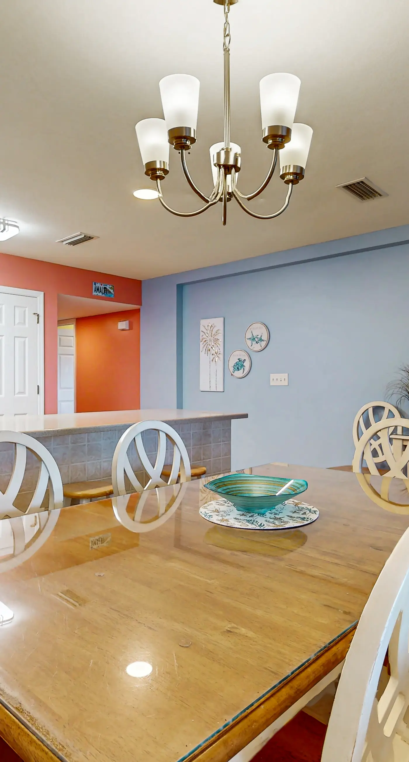 Friendly Condo with Private washer&dryer, High-Speed WiFi, & Beach Access