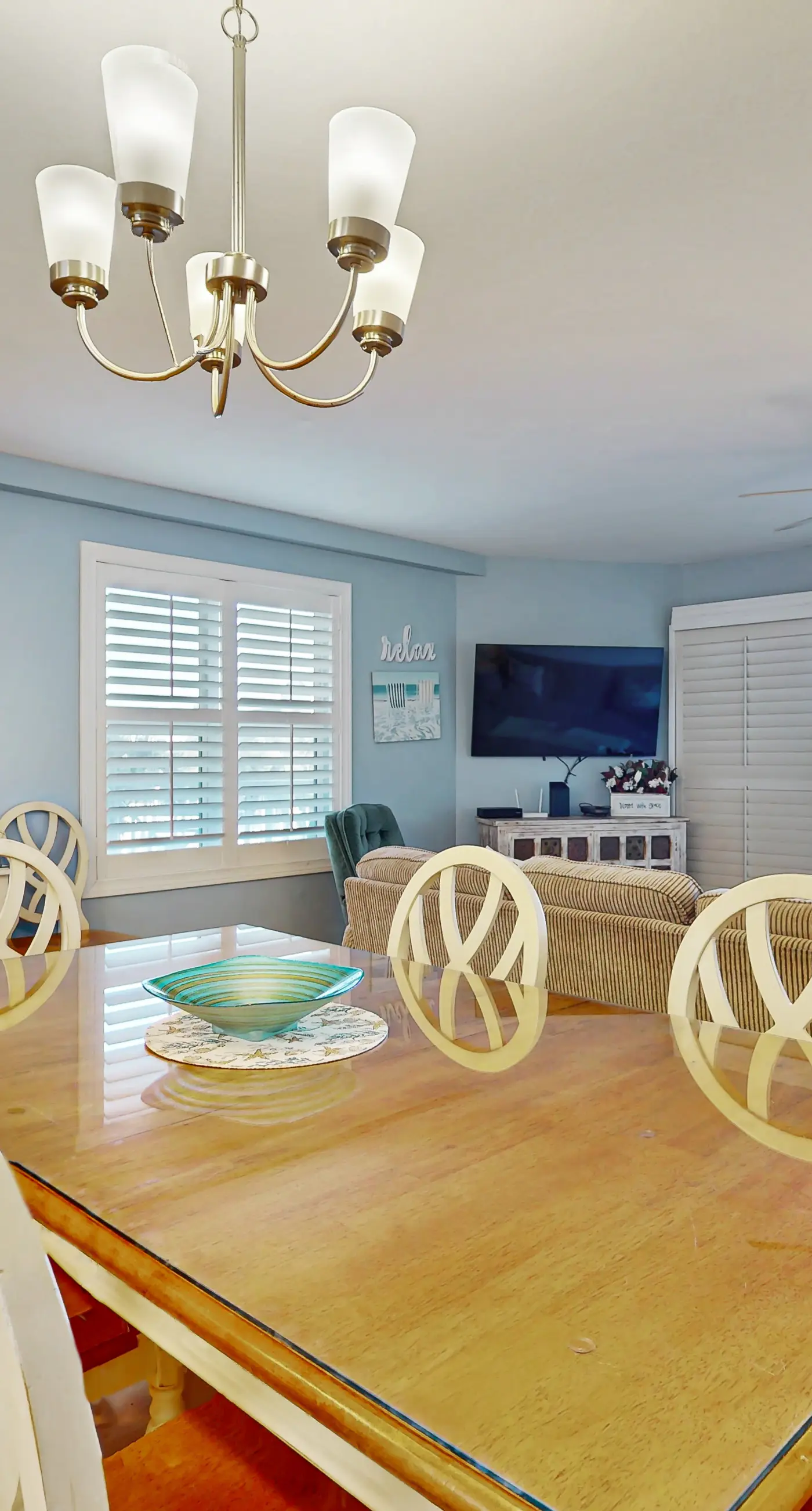 Friendly Condo with Private washer&dryer, High-Speed WiFi, & Beach Access