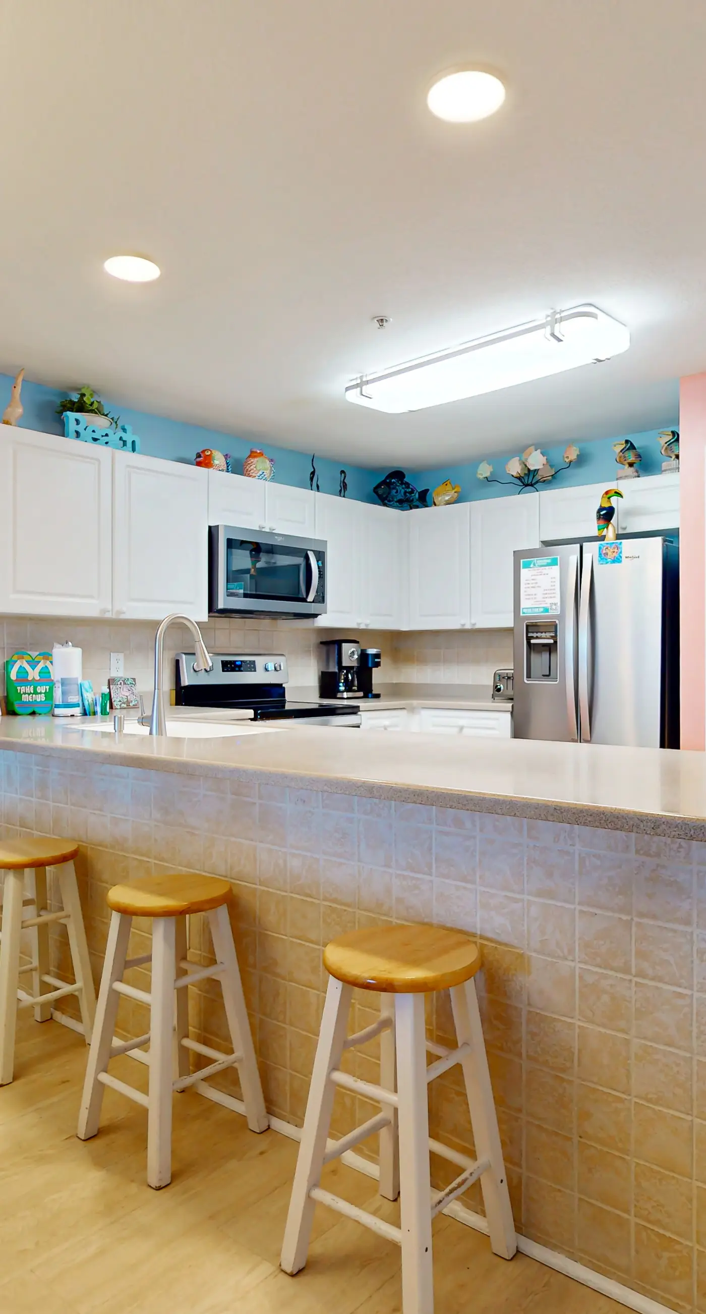 Friendly Condo with Private washer&dryer, High-Speed WiFi, & Beach Access
