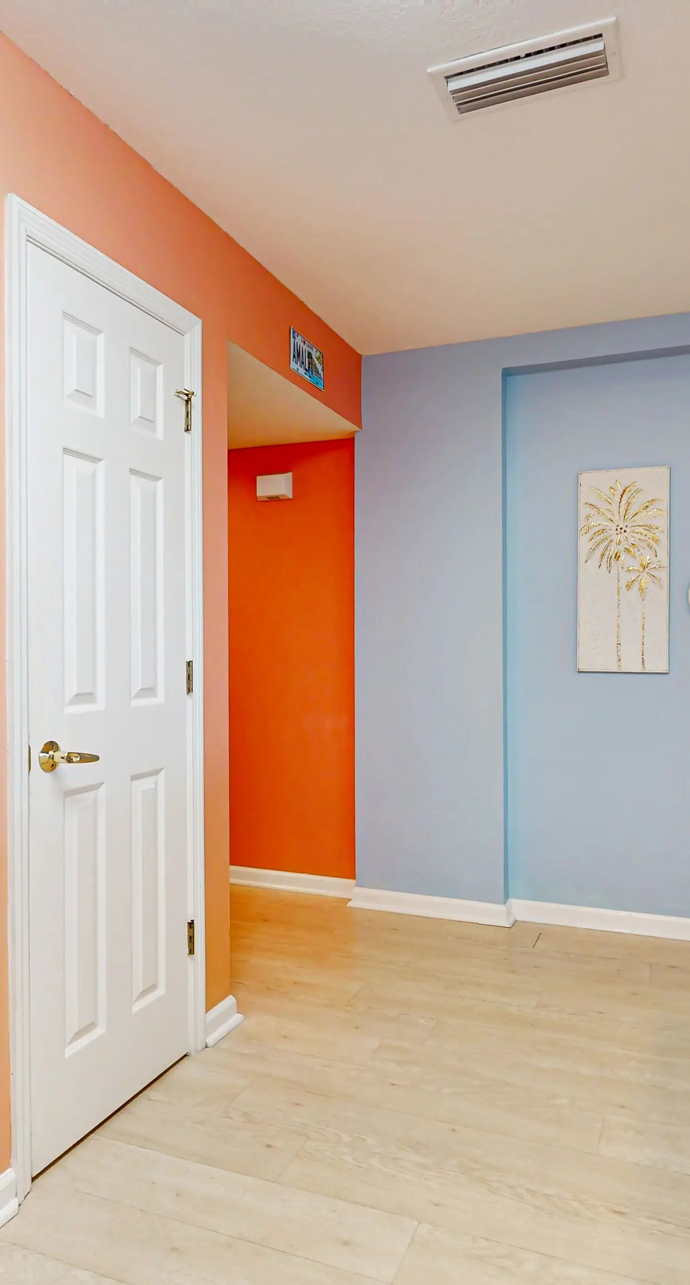 Friendly Condo with Private washer&dryer, High-Speed WiFi, & Beach Access