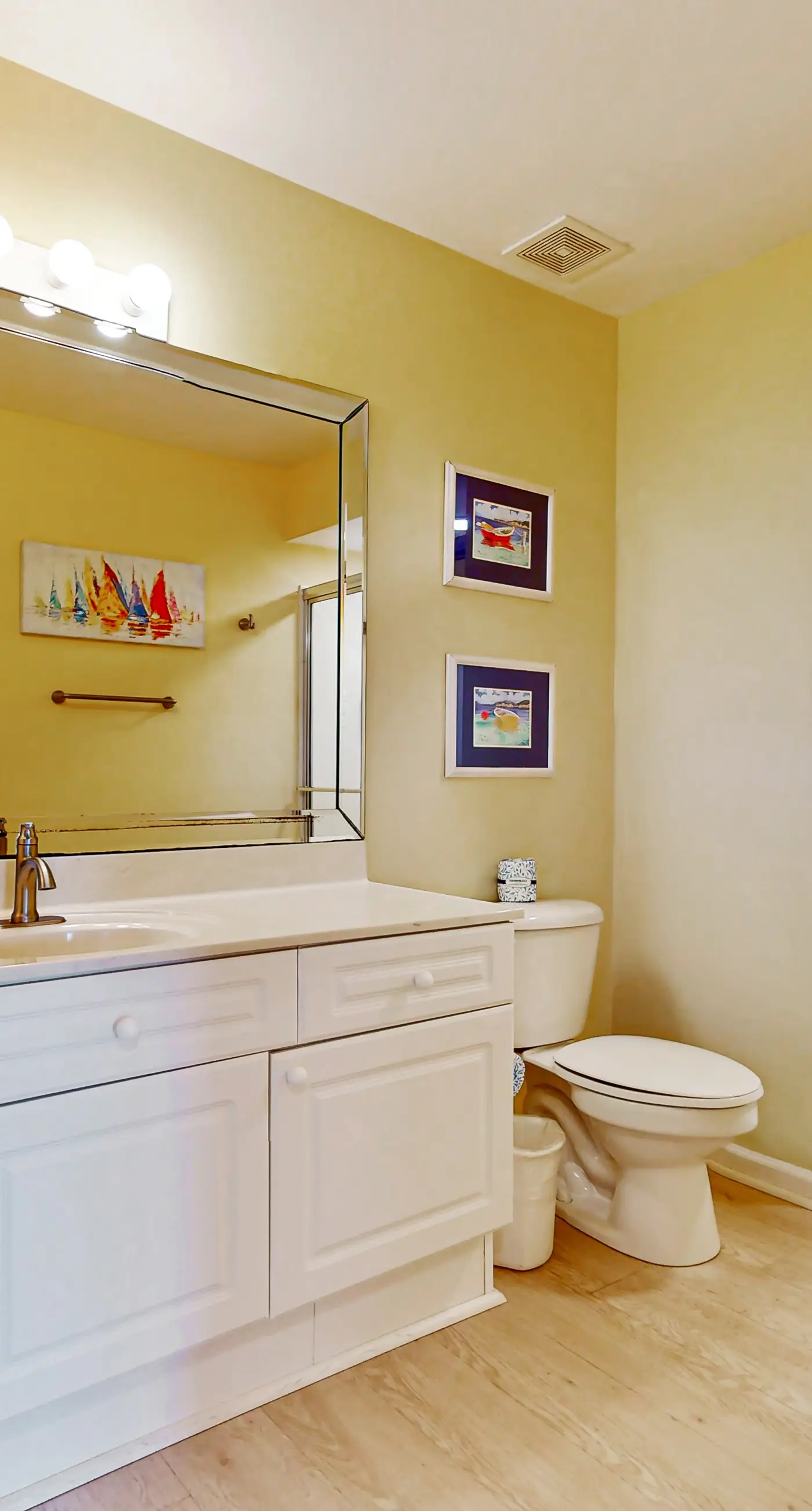 Friendly Condo with Private washer&dryer, High-Speed WiFi, & Beach Access