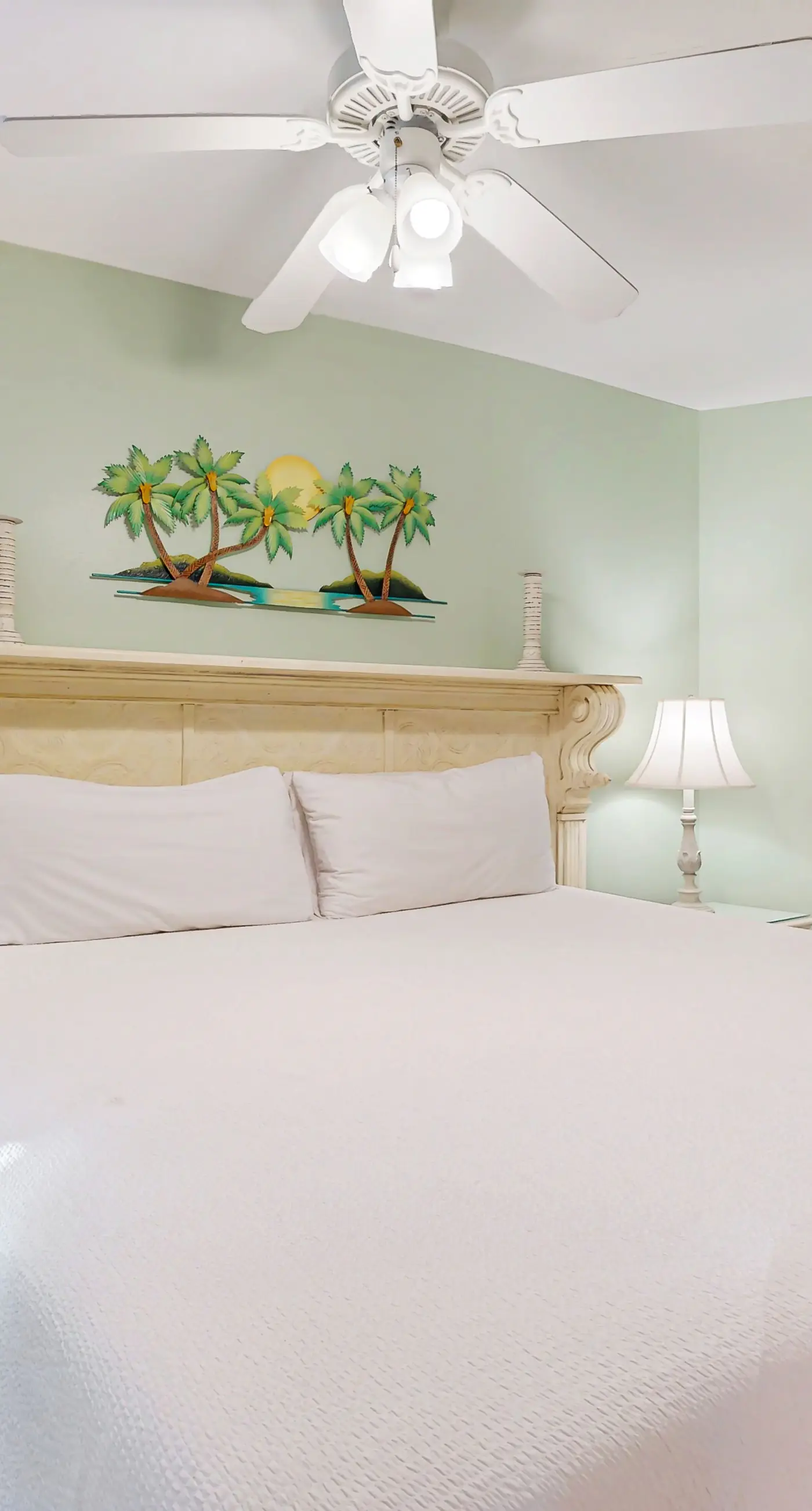 Friendly Condo with Private washer&dryer, High-Speed WiFi, & Beach Access