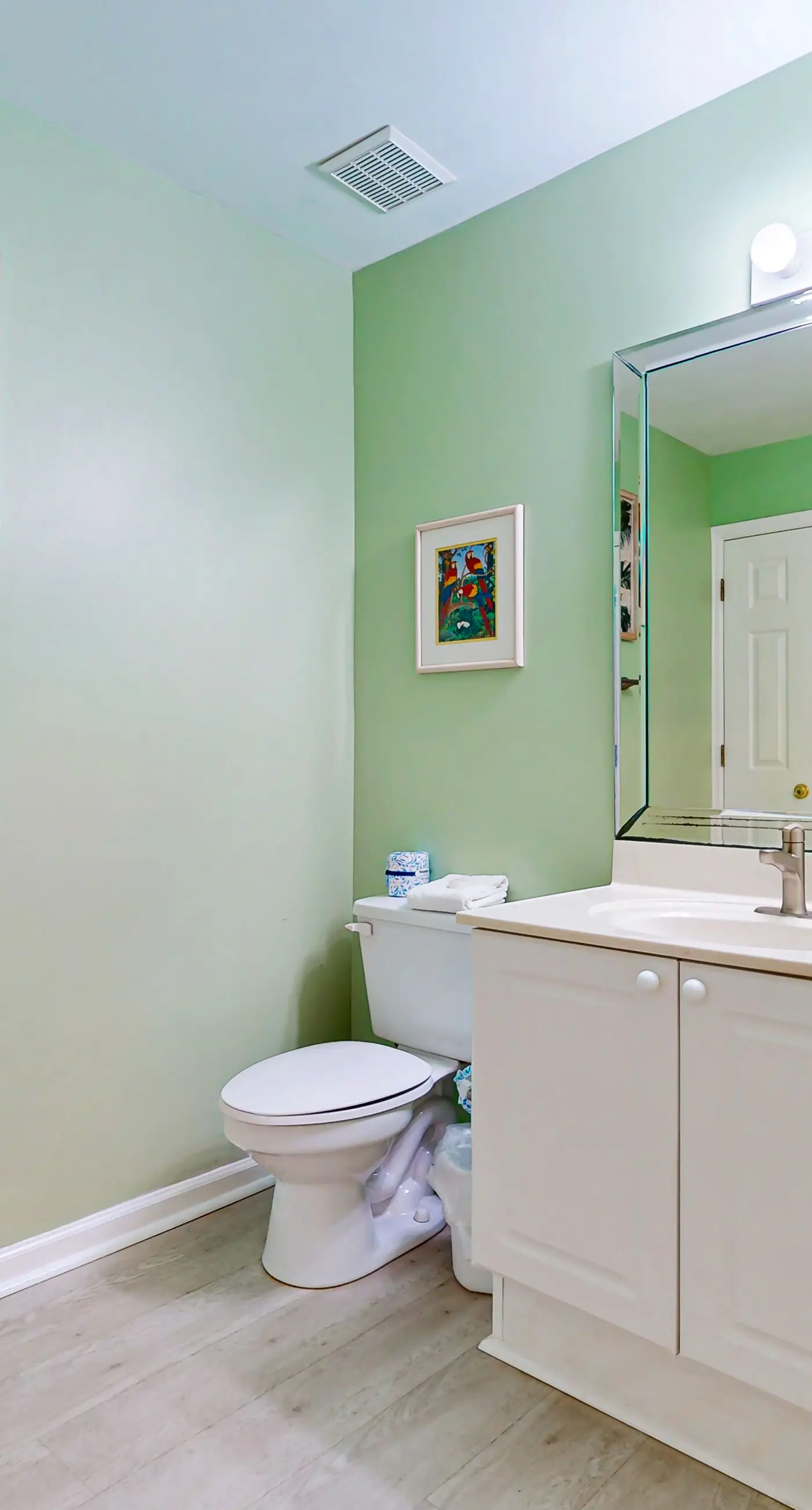 Friendly Condo with Private washer&dryer, High-Speed WiFi, & Beach Access