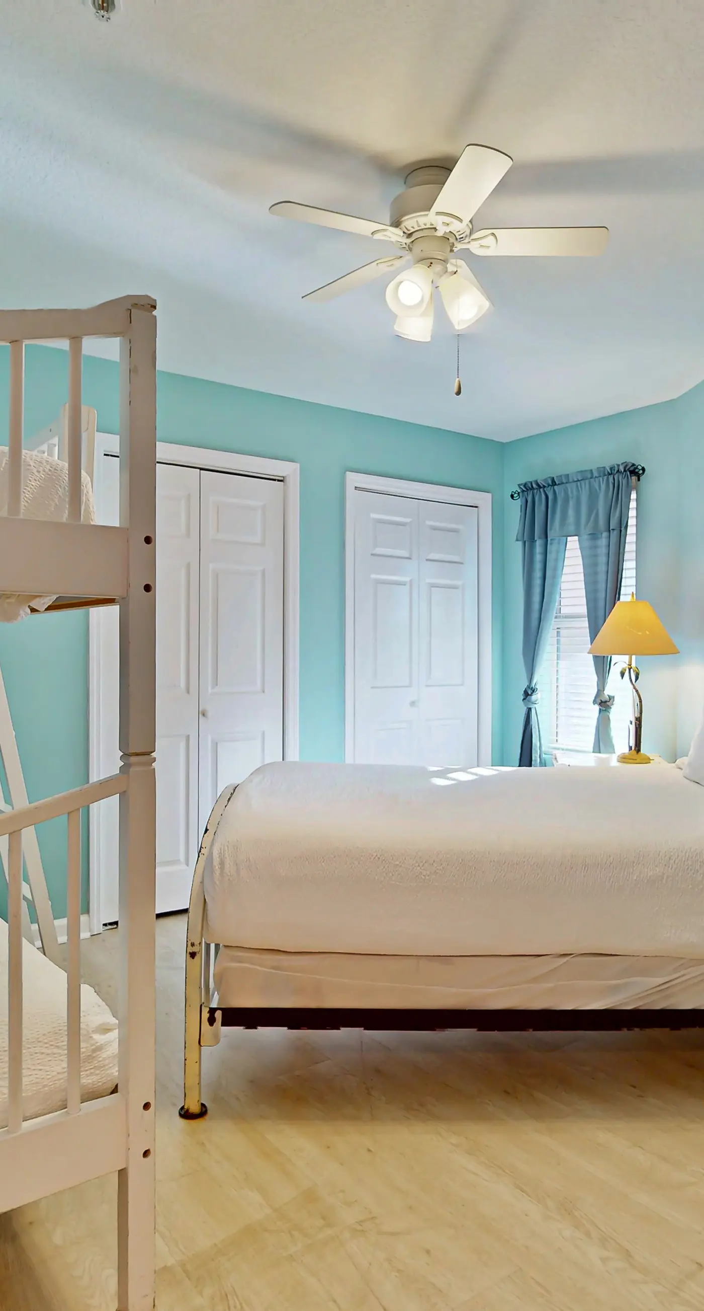 Friendly Condo with Private washer&dryer, High-Speed WiFi, & Beach Access