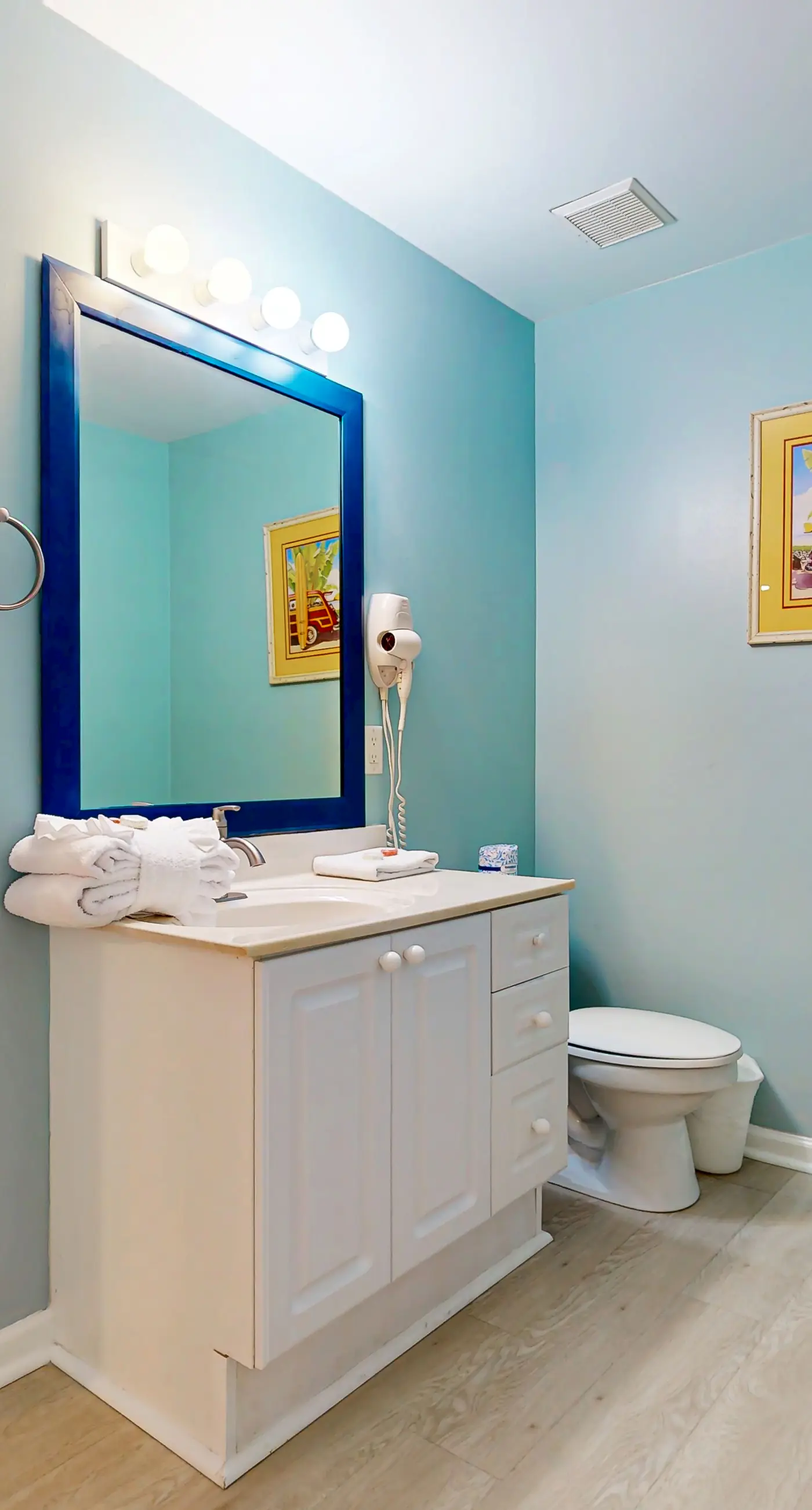 Friendly Condo with Private washer&dryer, High-Speed WiFi, & Beach Access