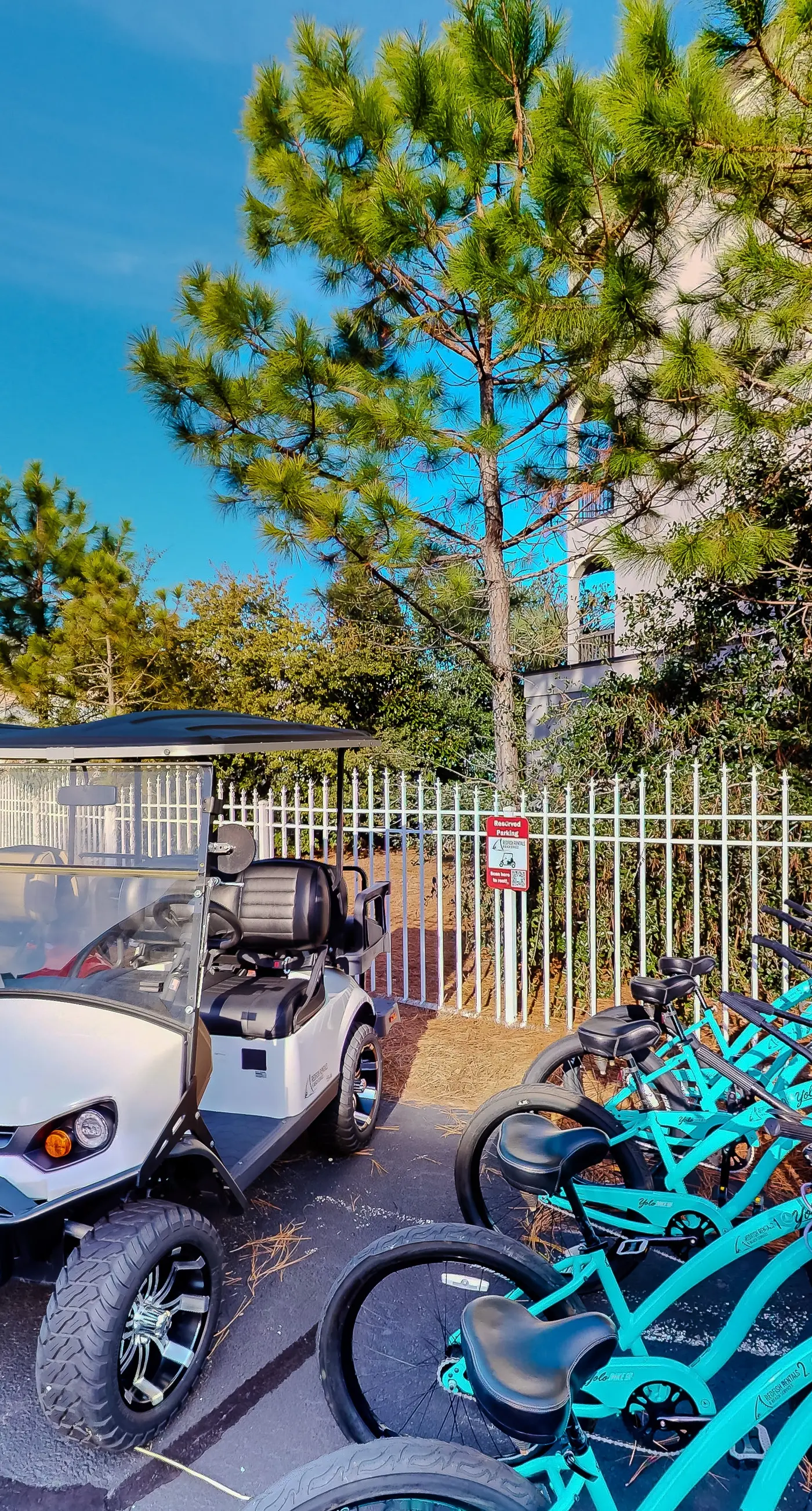 Ocean view condo with high-speed WiFi, balcony, shared pool, & beach access