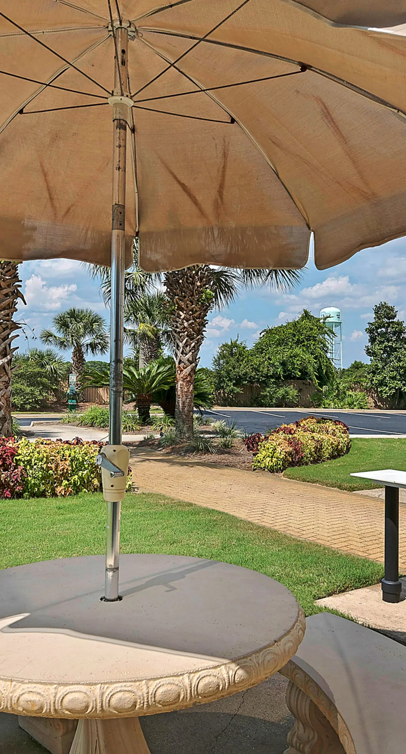 Ocean view condo with high-speed WiFi, balcony, shared pool, & beach access