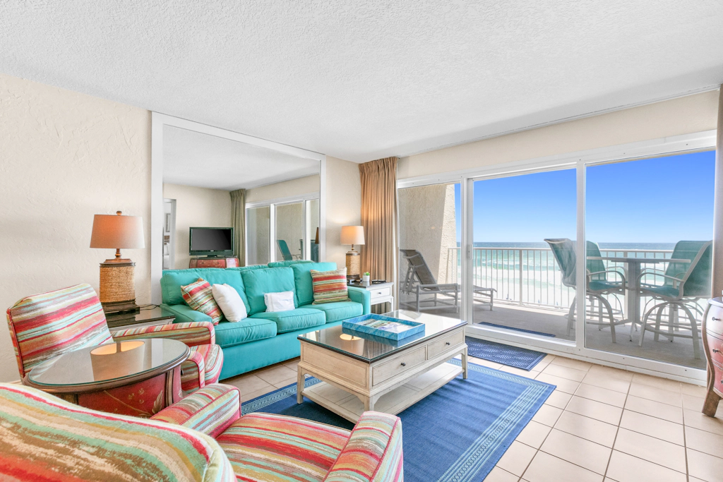 Well-equipped Gulf-front condo on 3rd floor with outdoor pool, grills & gym