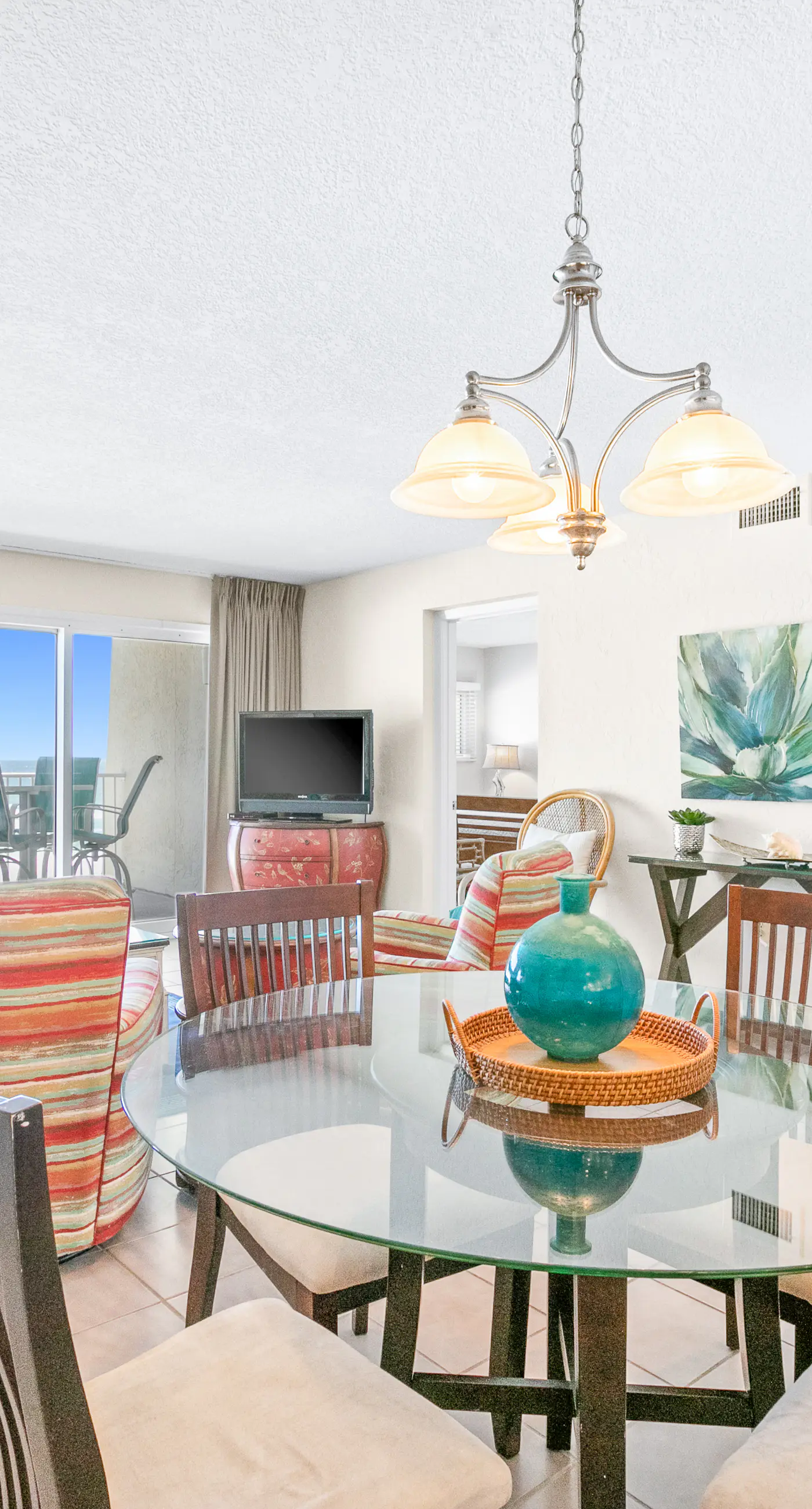 Well-equipped Gulf-front condo on 3rd floor with outdoor pool, grills & gym