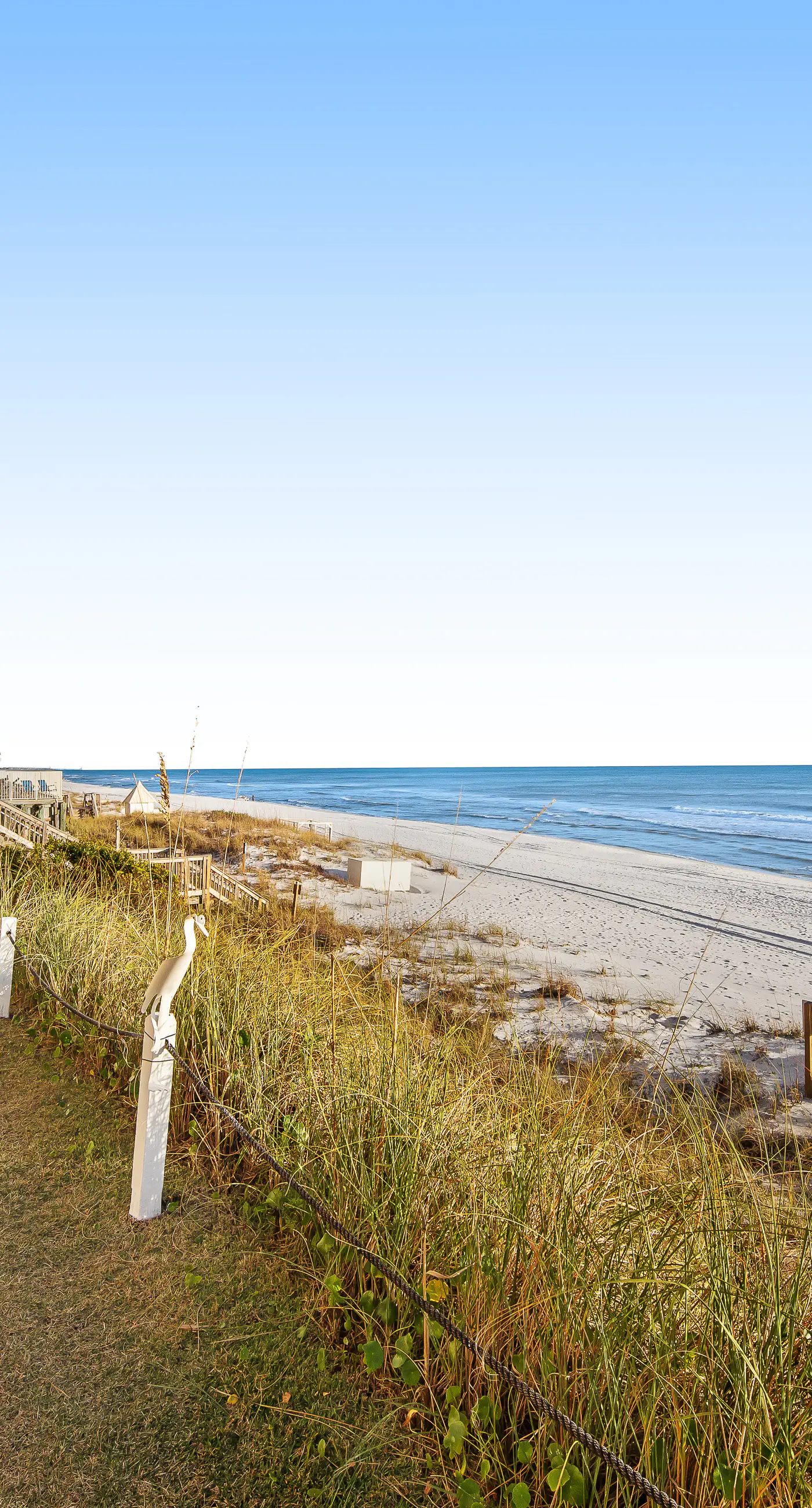 Well-equipped Gulf-front condo on 3rd floor with outdoor pool, grills & gym