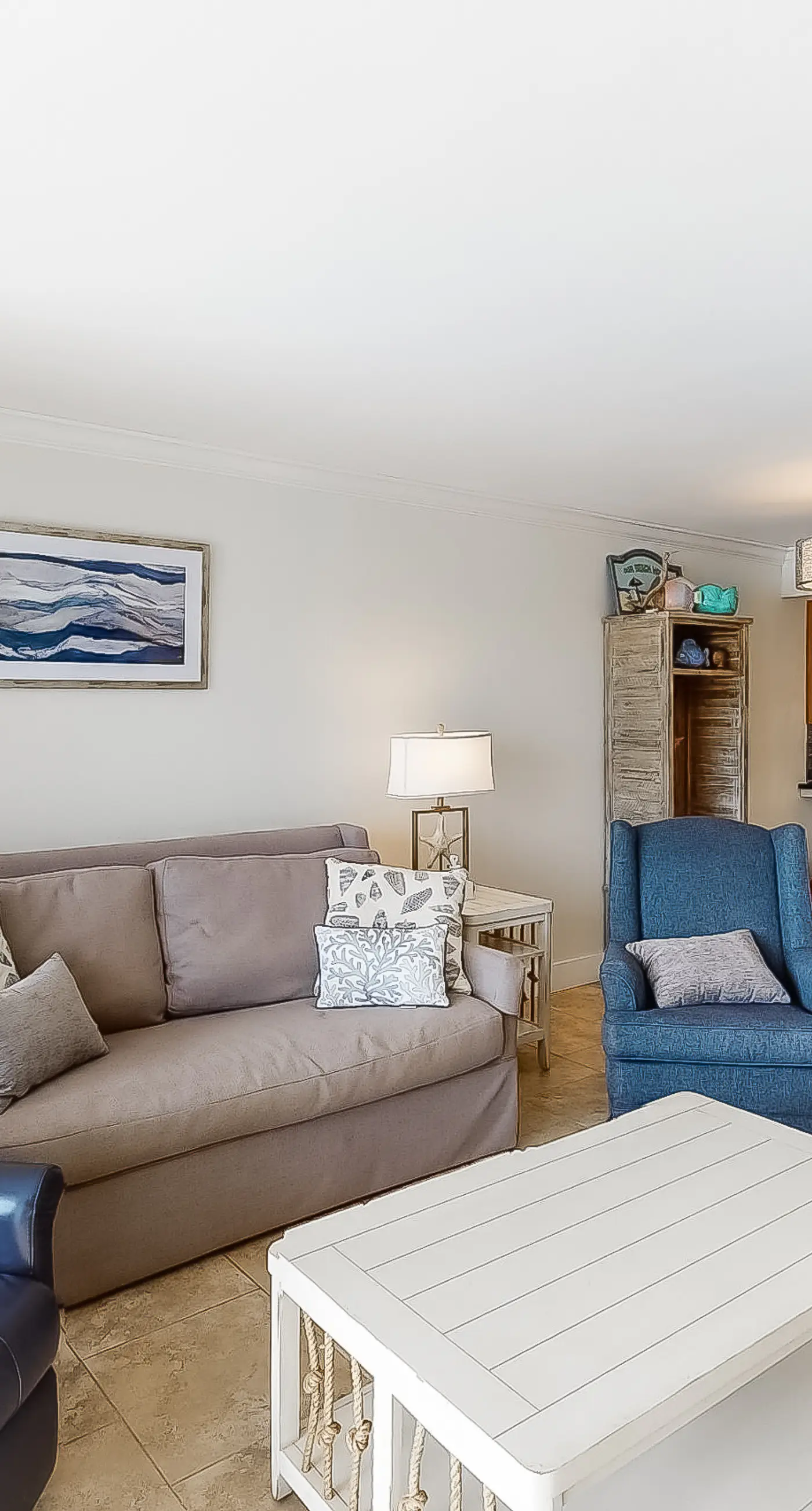 5th Floor Pretty Gulf-front Condo Great Amenities, Near shops and dining