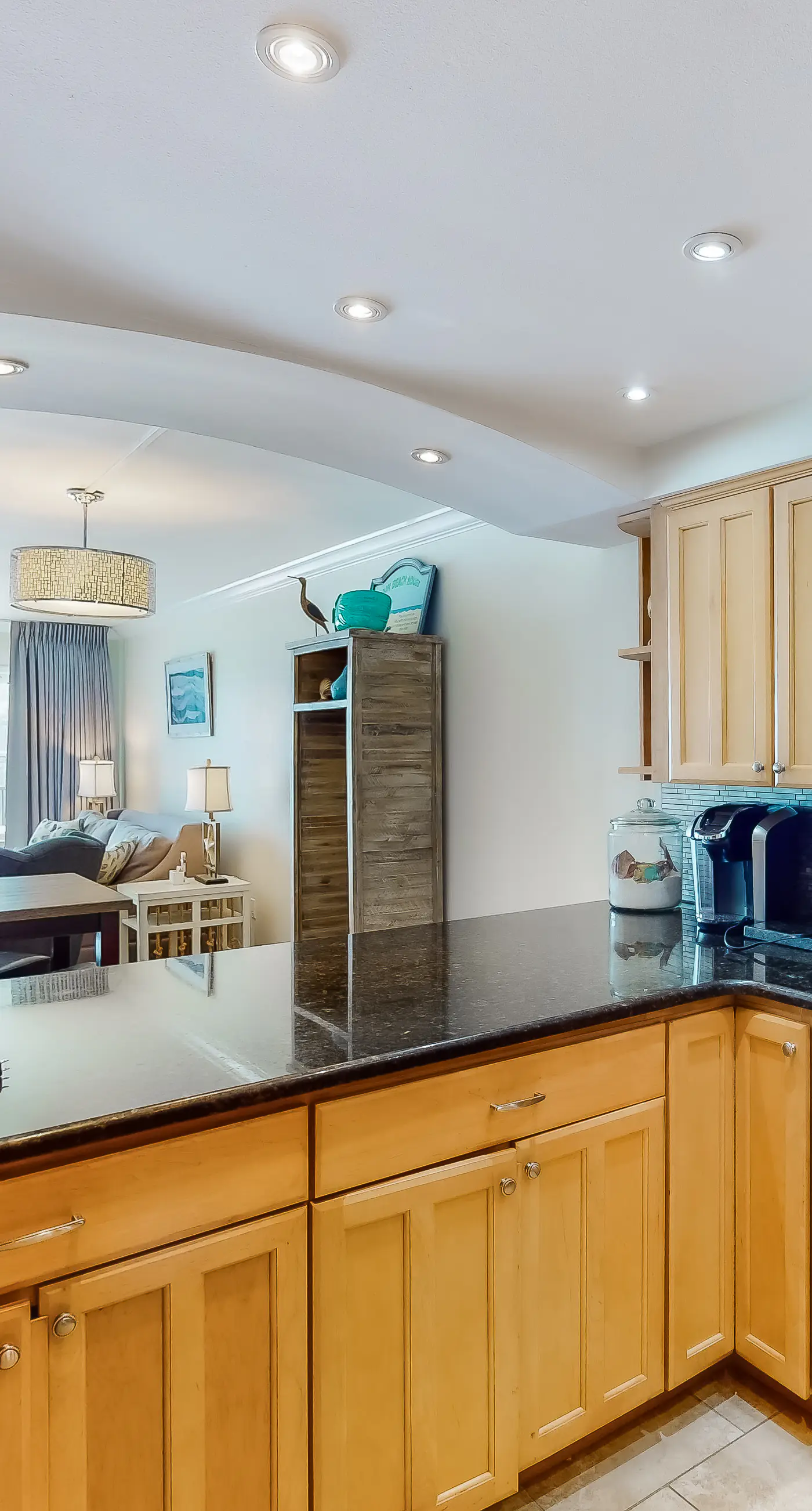 5th Floor Pretty Gulf-front Condo Great Amenities, Near shops and dining