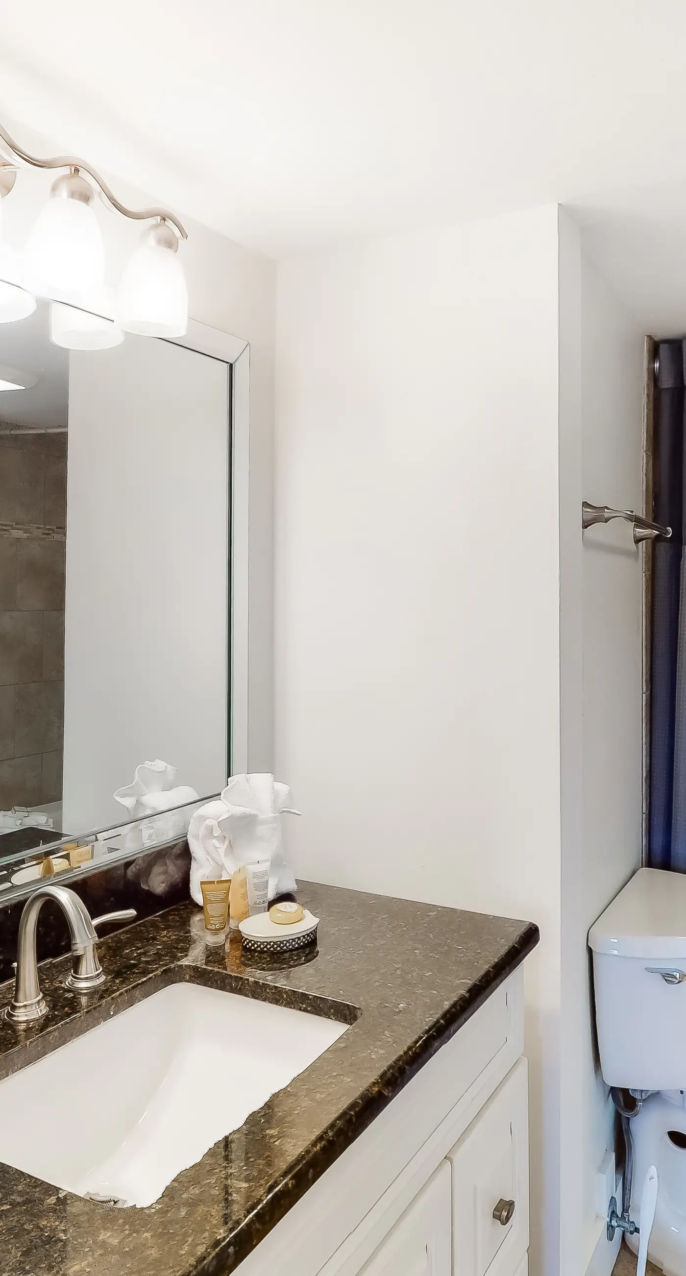 5th Floor Pretty Gulf-front Condo Great Amenities, Near shops and dining