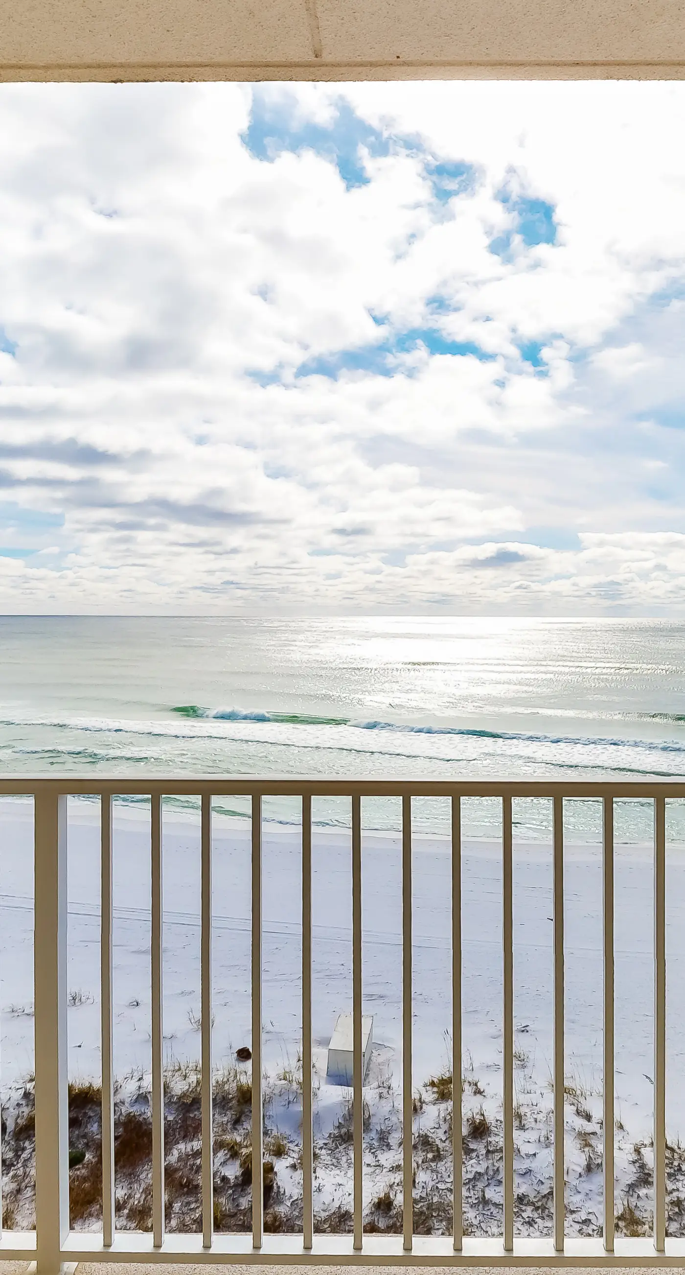 5th Floor Pretty Gulf-front Condo Great Amenities, Near shops and dining