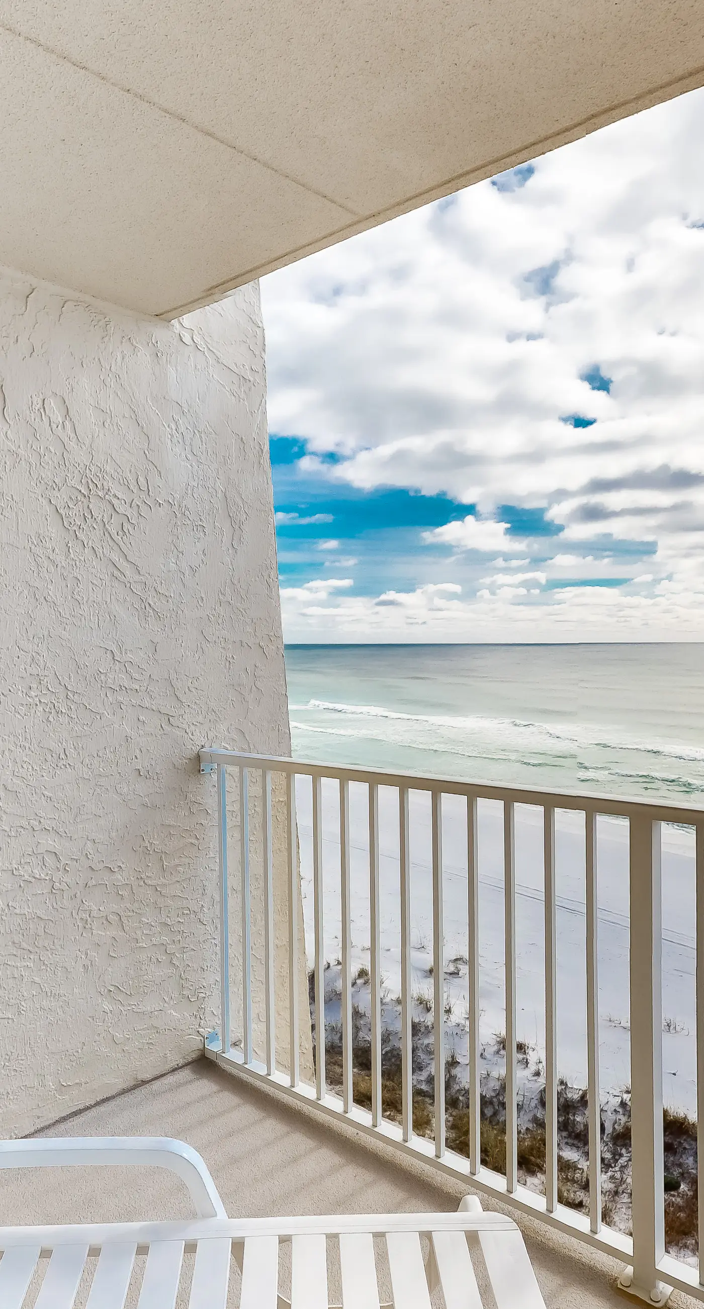 5th Floor Pretty Gulf-front Condo Great Amenities, Near shops and dining