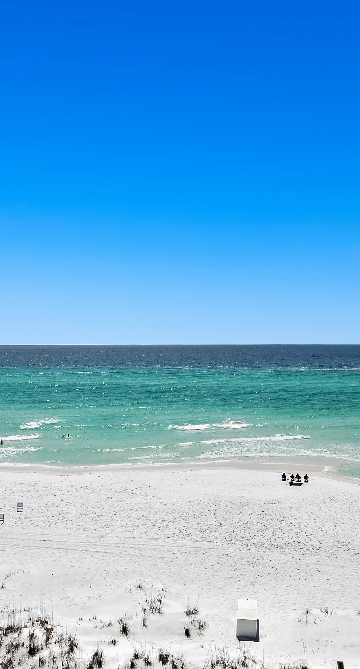 Sixth-Floor Oceanfront Condo with washer&dryer, Central AC, pool