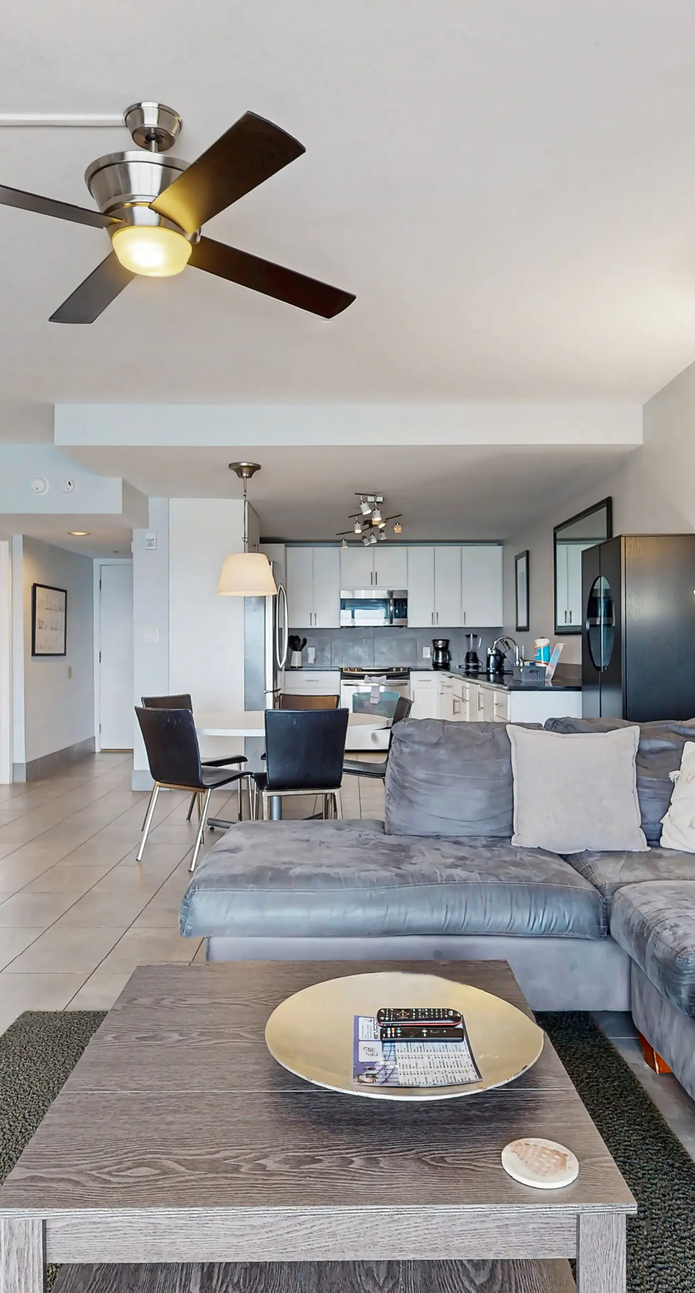 Sixth-Floor Oceanfront Condo with washer&dryer, Central AC, pool