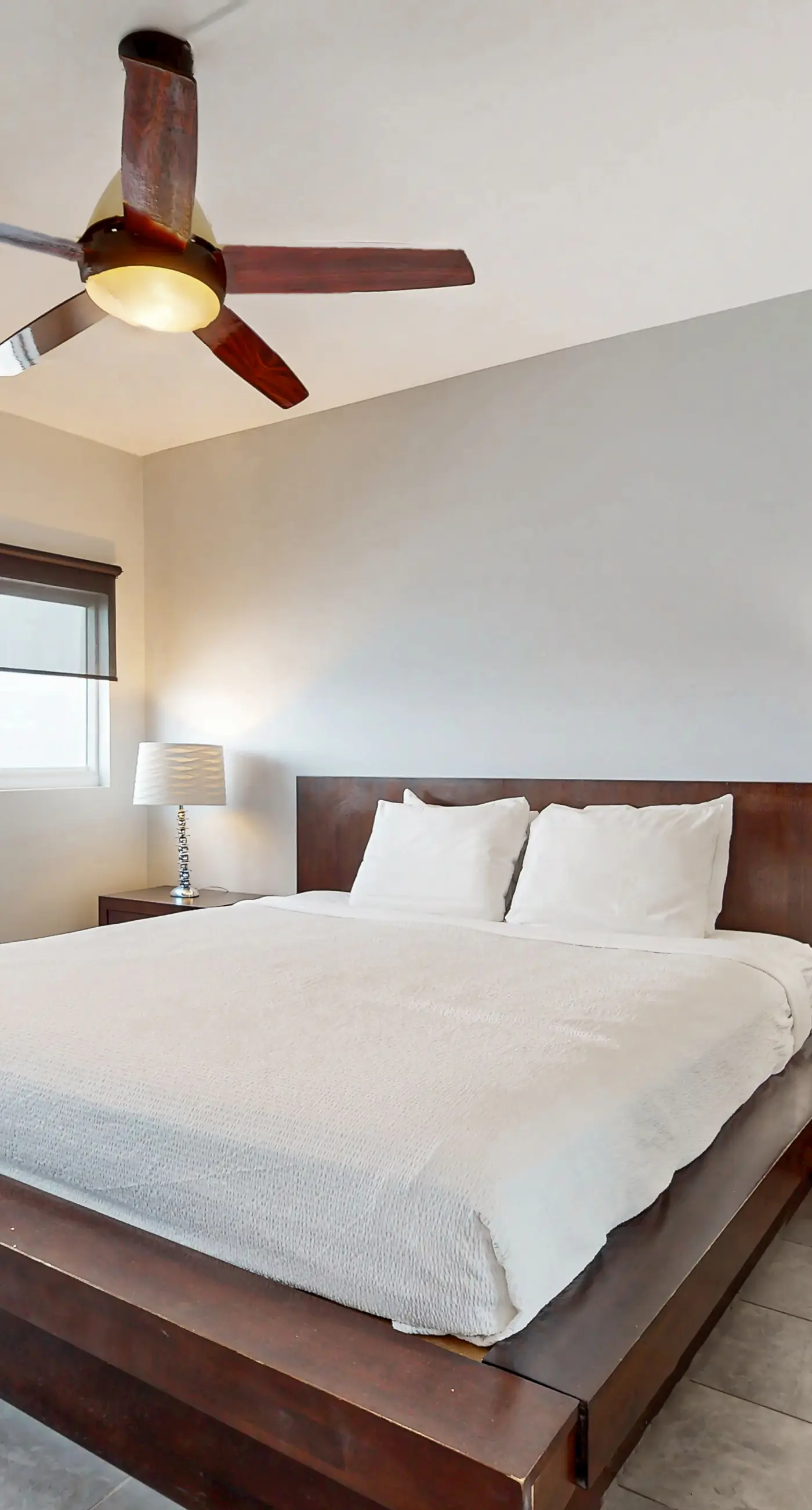 Sixth-Floor Oceanfront Condo with washer&dryer, Central AC, pool