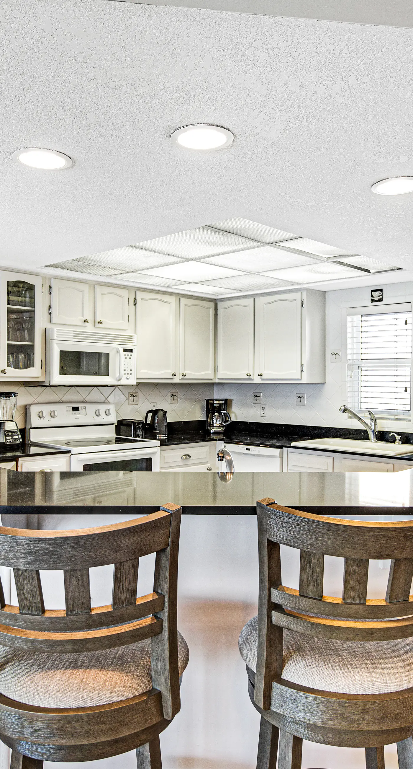 Seventh floor oceanfront condo with pool, ocean view & central AC