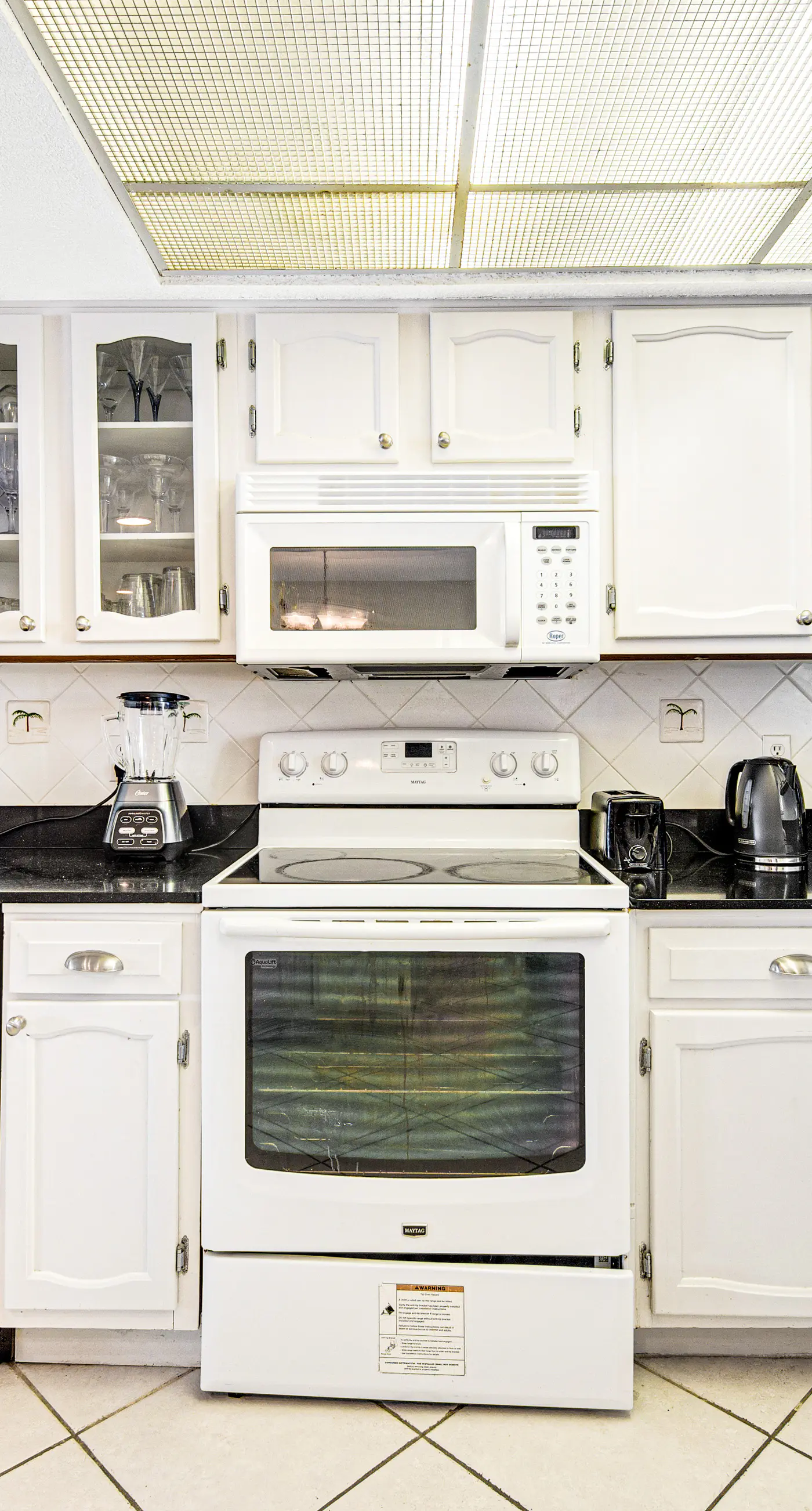 Seventh floor oceanfront condo with pool, ocean view & central AC