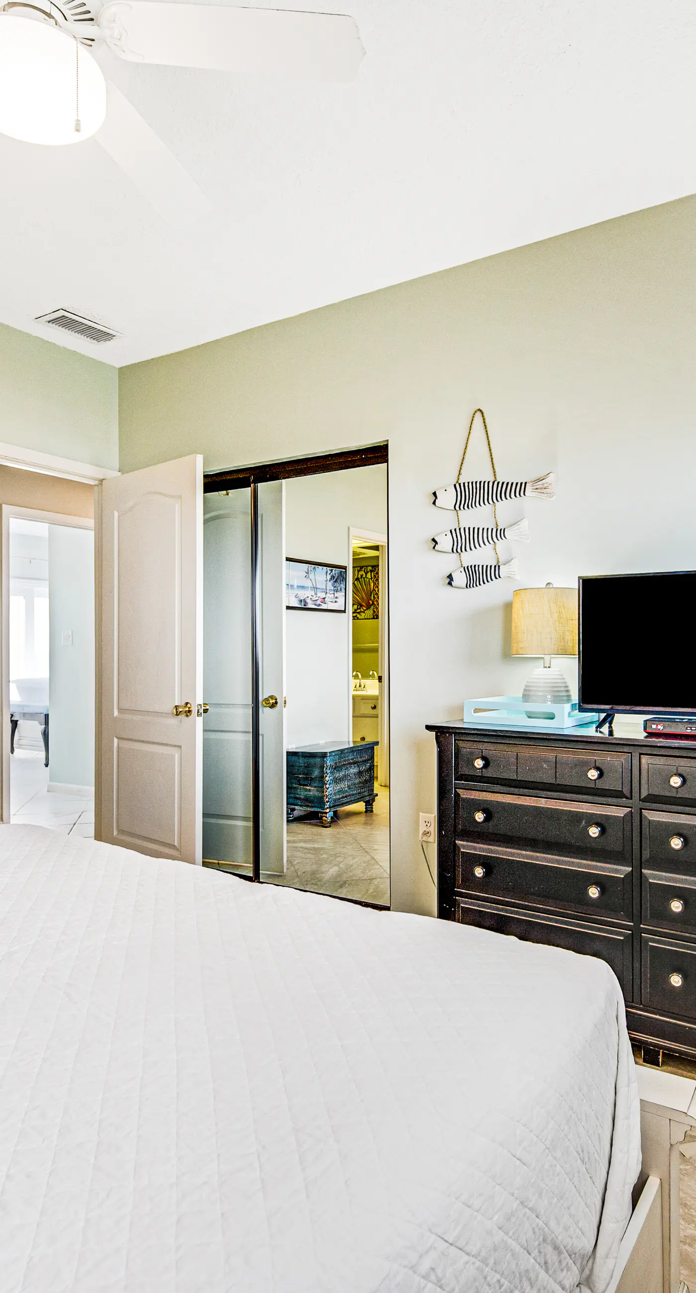 Seventh floor oceanfront condo with pool, ocean view & central AC