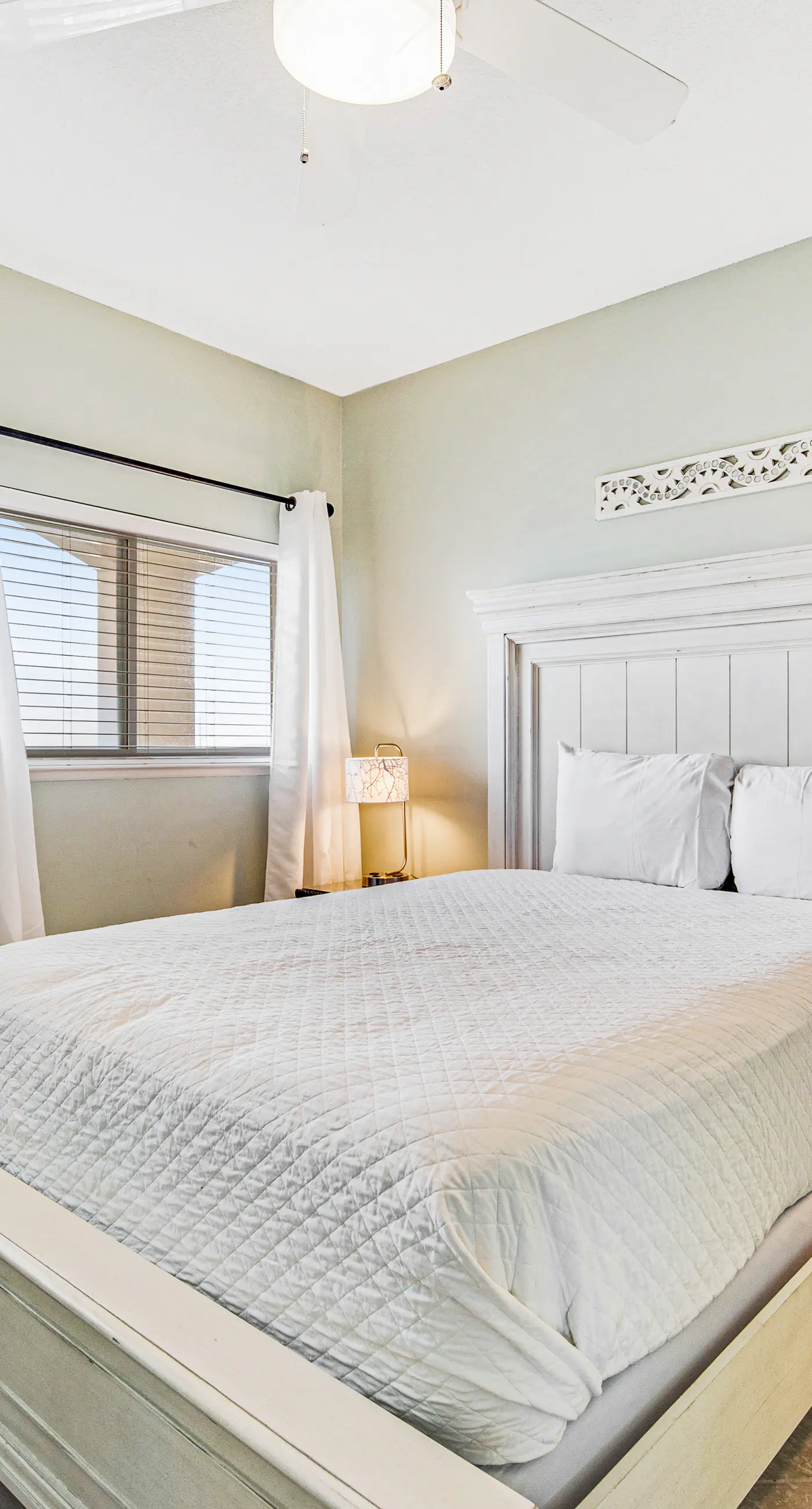 Seventh floor oceanfront condo with pool, ocean view & central AC