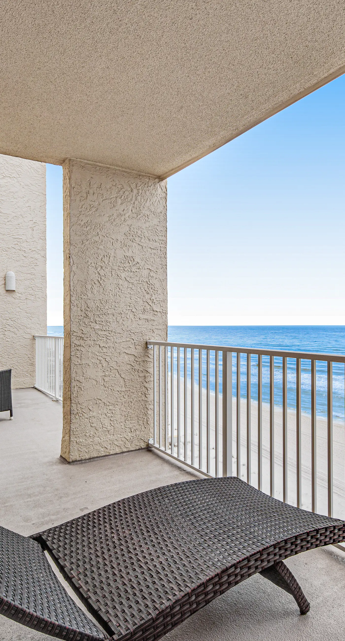 Seventh floor oceanfront condo with pool, ocean view & central AC