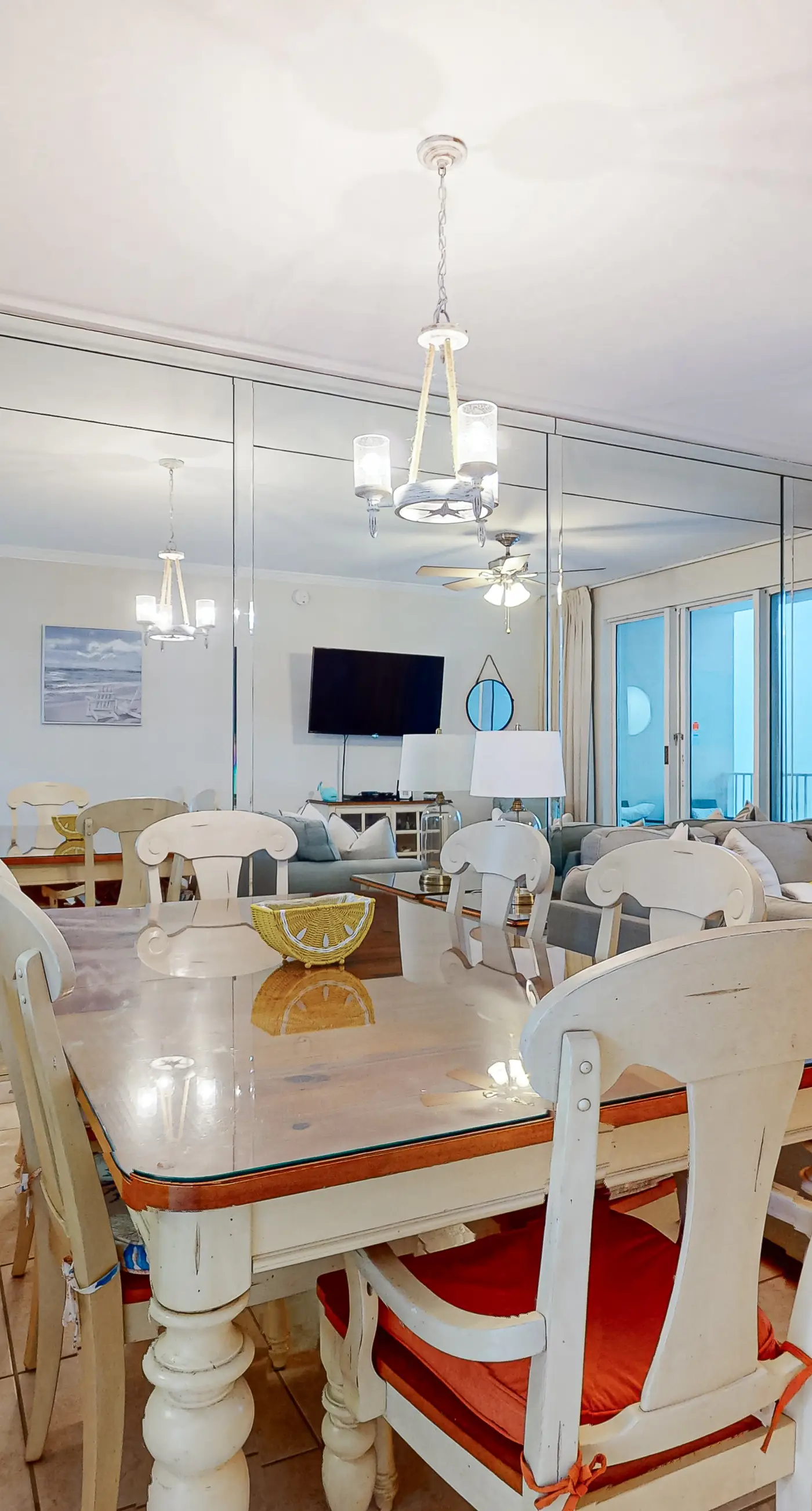 Beachview Condo with full kitchen, shared pool and beach access