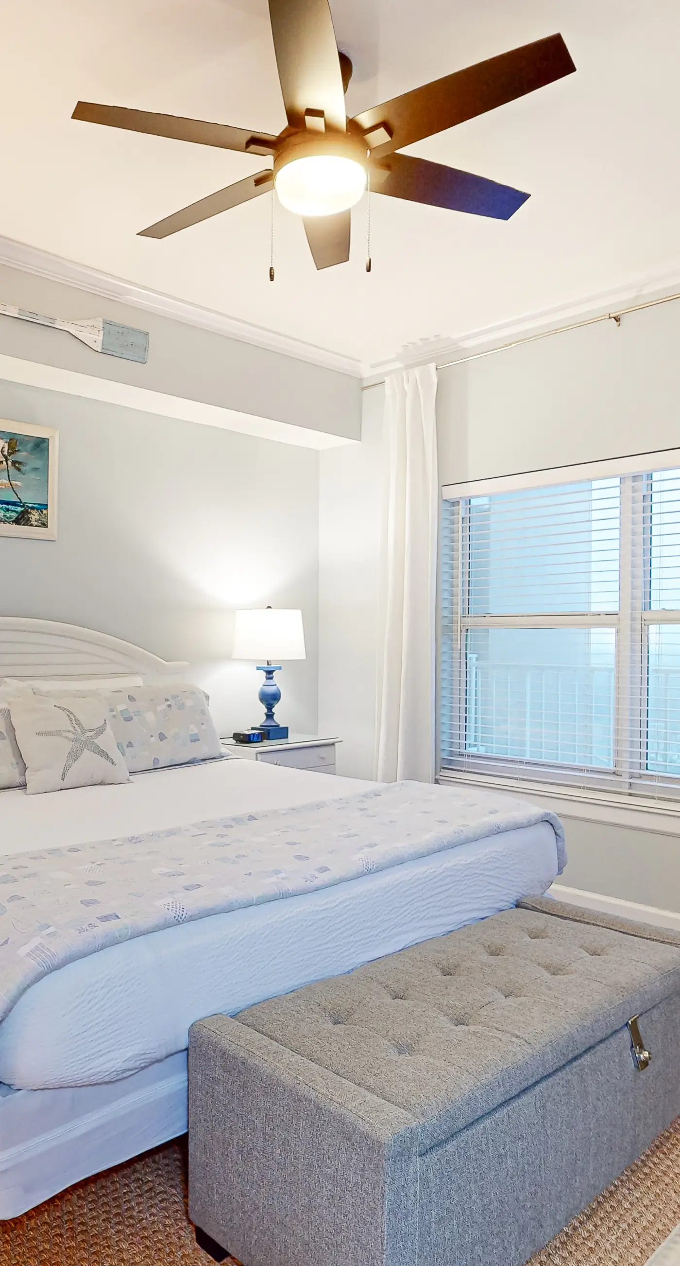 Beachview Condo with full kitchen, shared pool and beach access