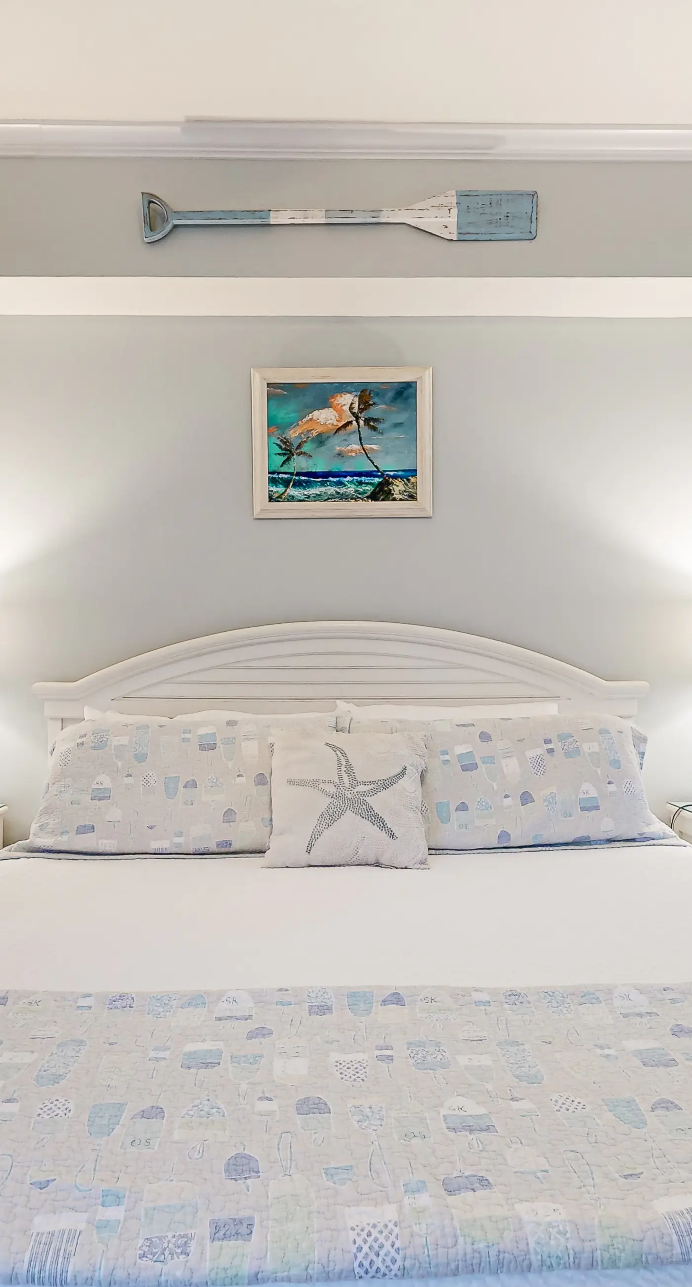 Beachview Condo with full kitchen, shared pool and beach access