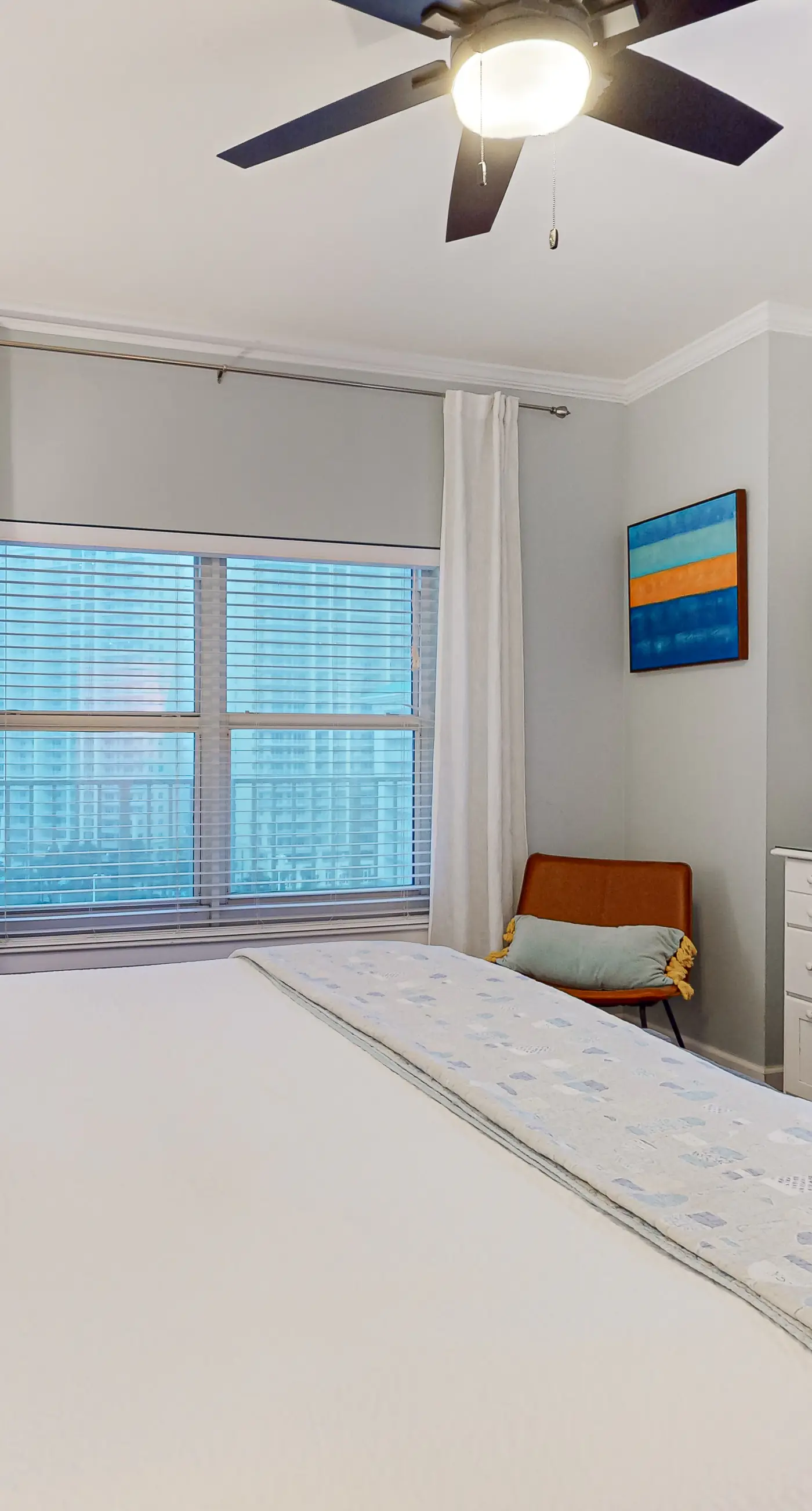 Beachview Condo with full kitchen, shared pool and beach access