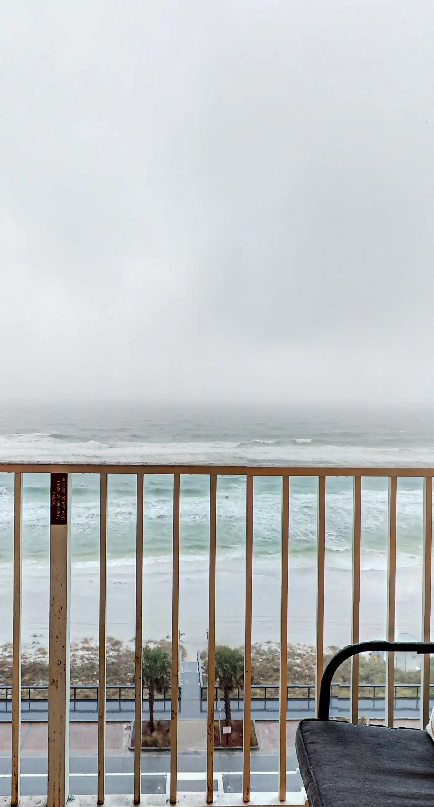 Beachview Condo with full kitchen, shared pool and beach access