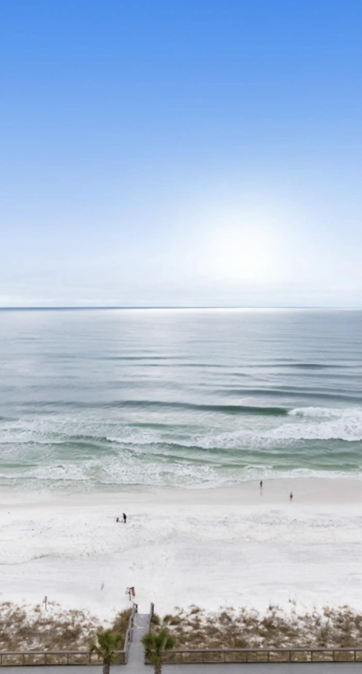 Beachview Condo with full kitchen, shared pool and beach access