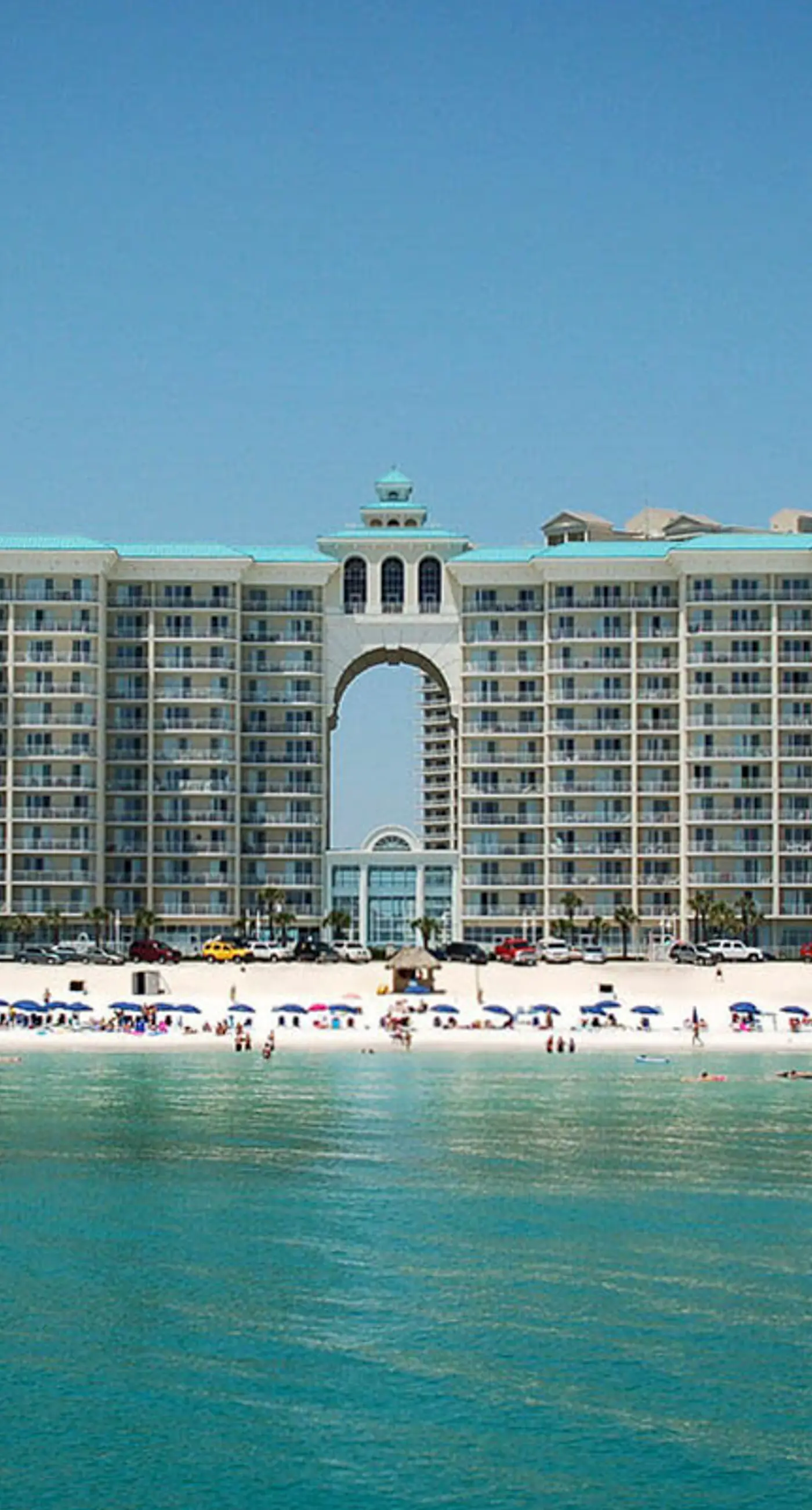 Beachview Condo with full kitchen, shared pool and beach access