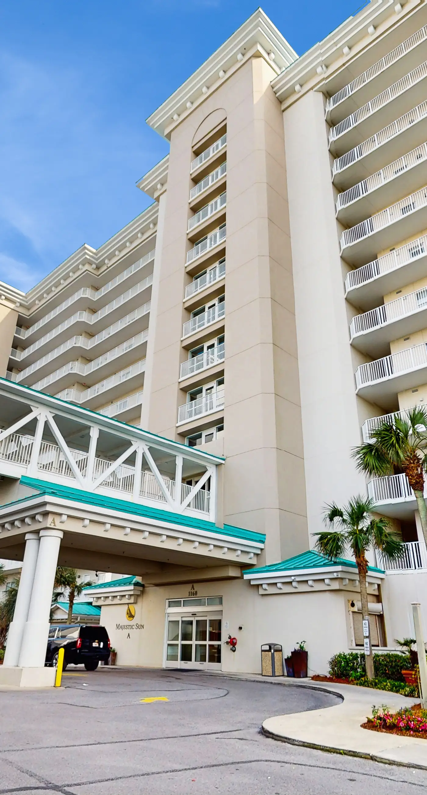 Gulf front getaway w/ a furnished balcony, shared pool, & resort amenities